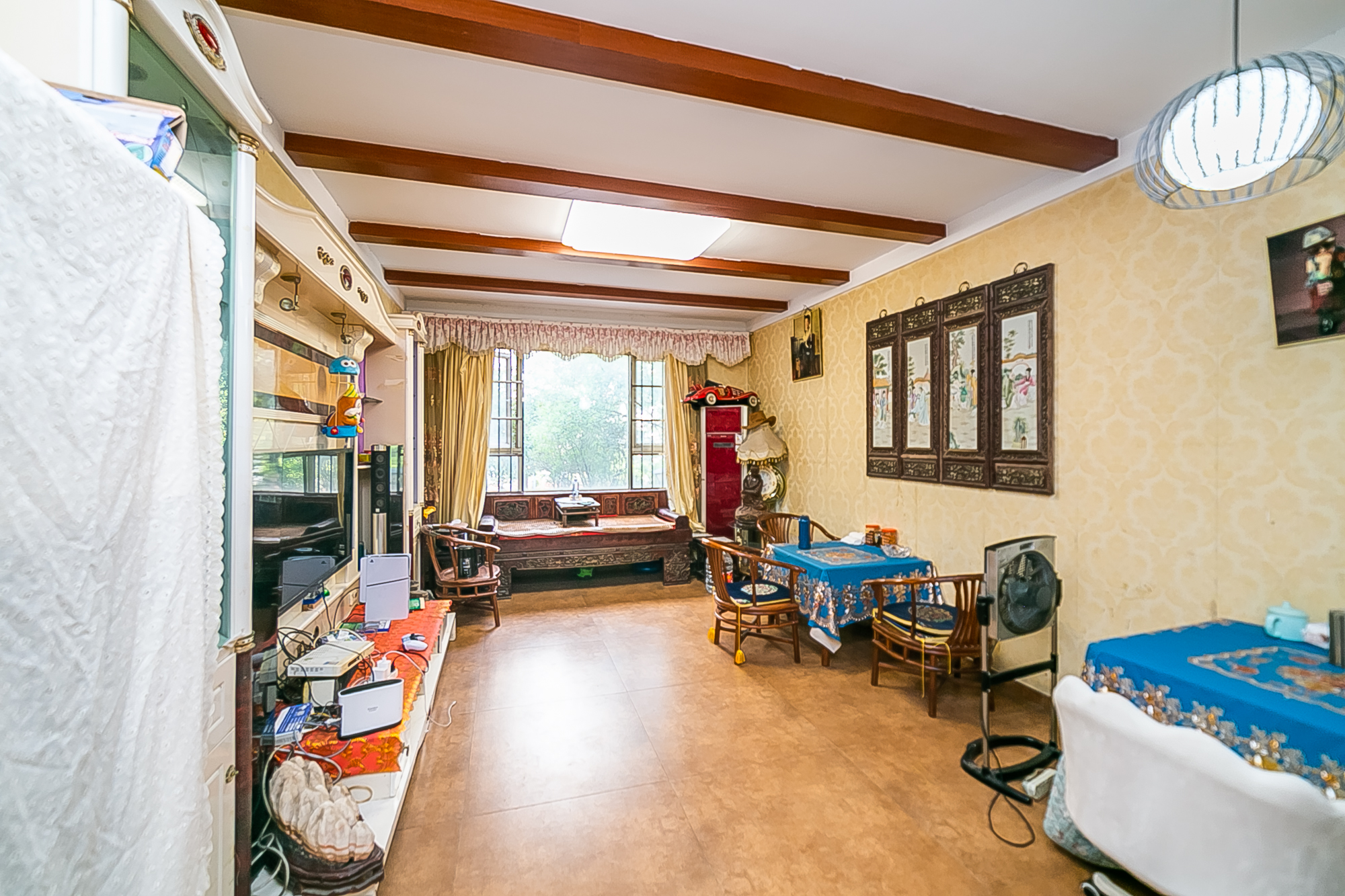 华新花苑 3室2厅2卫 88.0万 华新花苑 3室2厅2卫 88.0万客厅