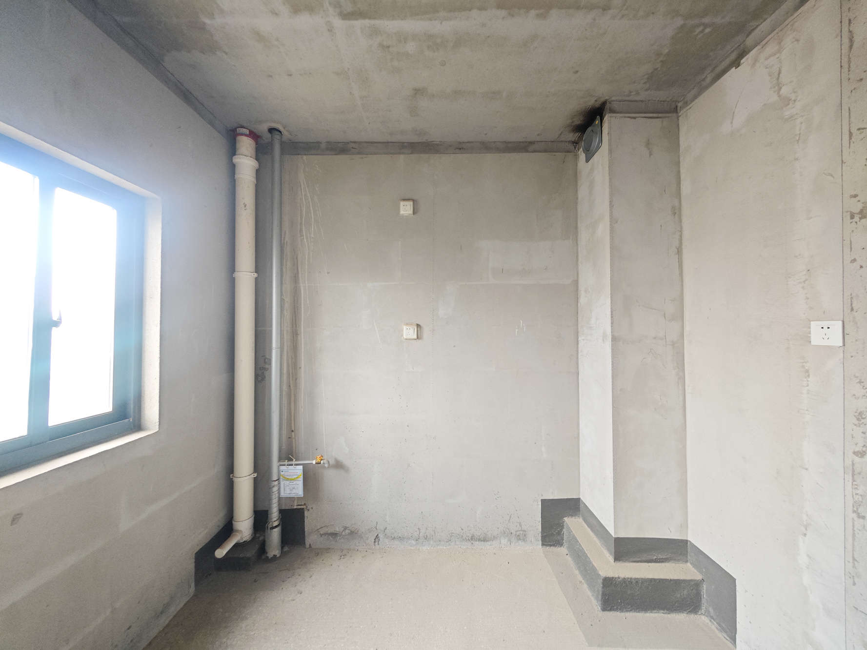 中建嘉和城 4室2厅2卫 110.0万 中建嘉和城 4室2厅2卫 110.0万厨房