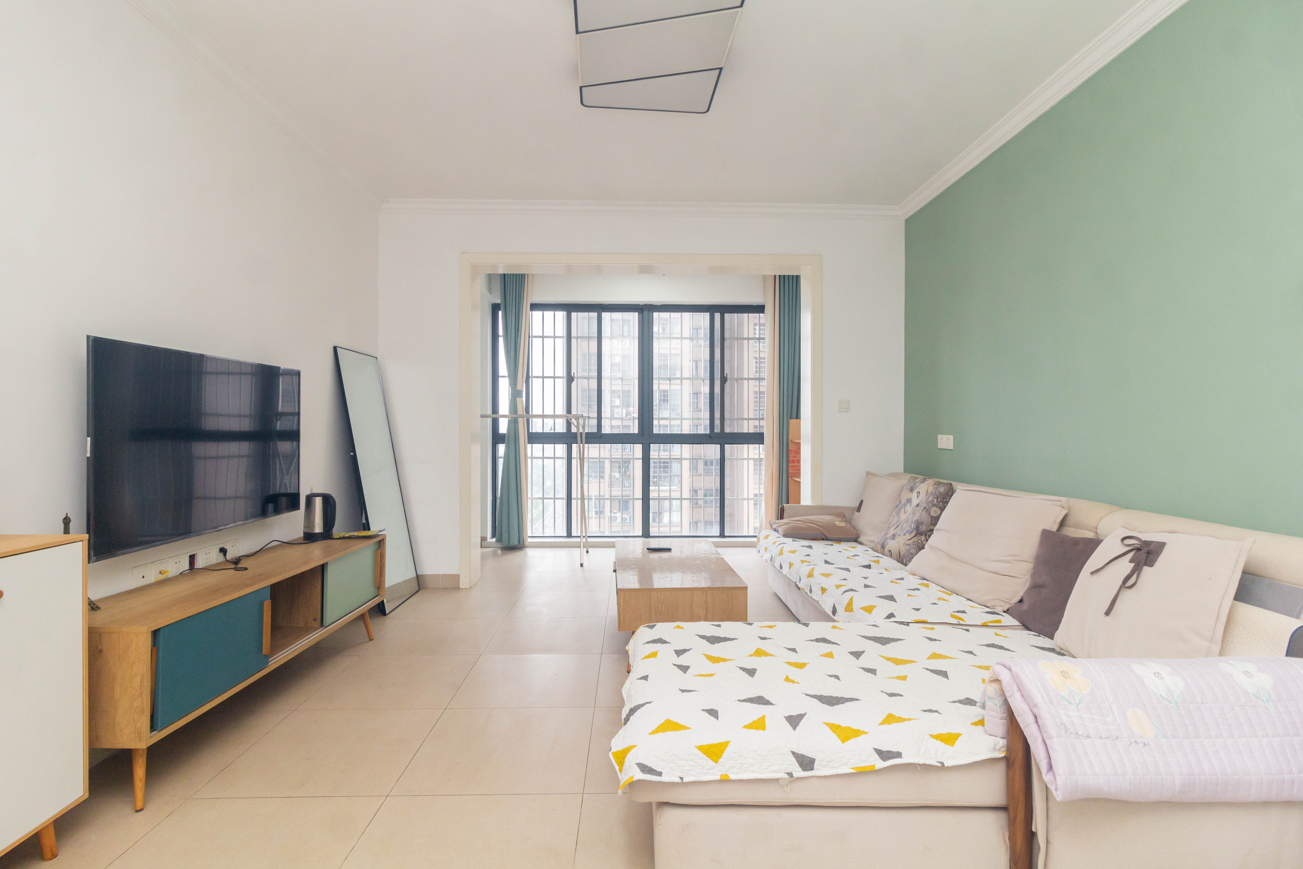 高林仕家 3室2厅2卫 89.8万 高林仕家 3室2厅2卫 89.8万客厅