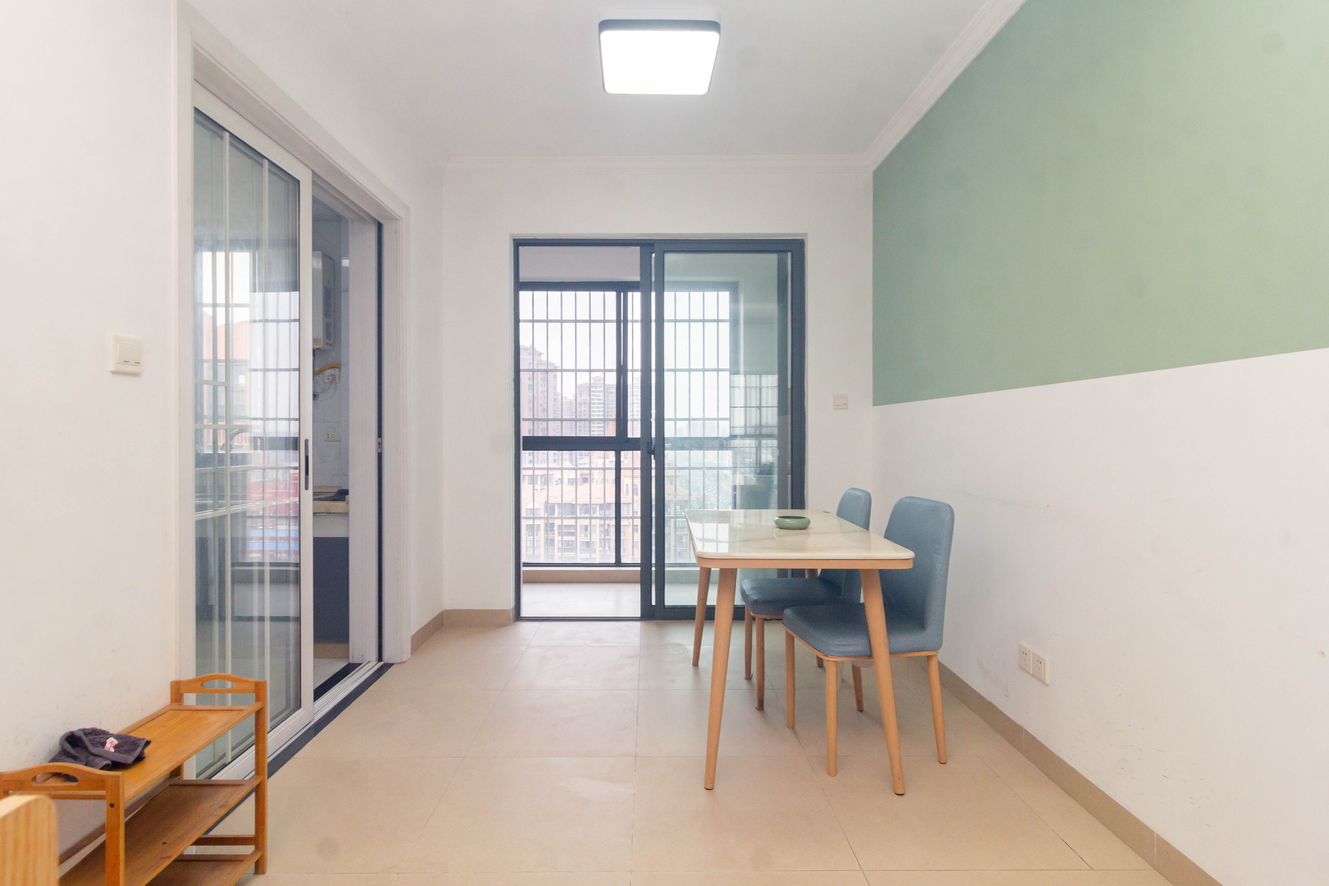 高林仕家 3室2厅2卫 89.8万 高林仕家 3室2厅2卫 89.8万客厅