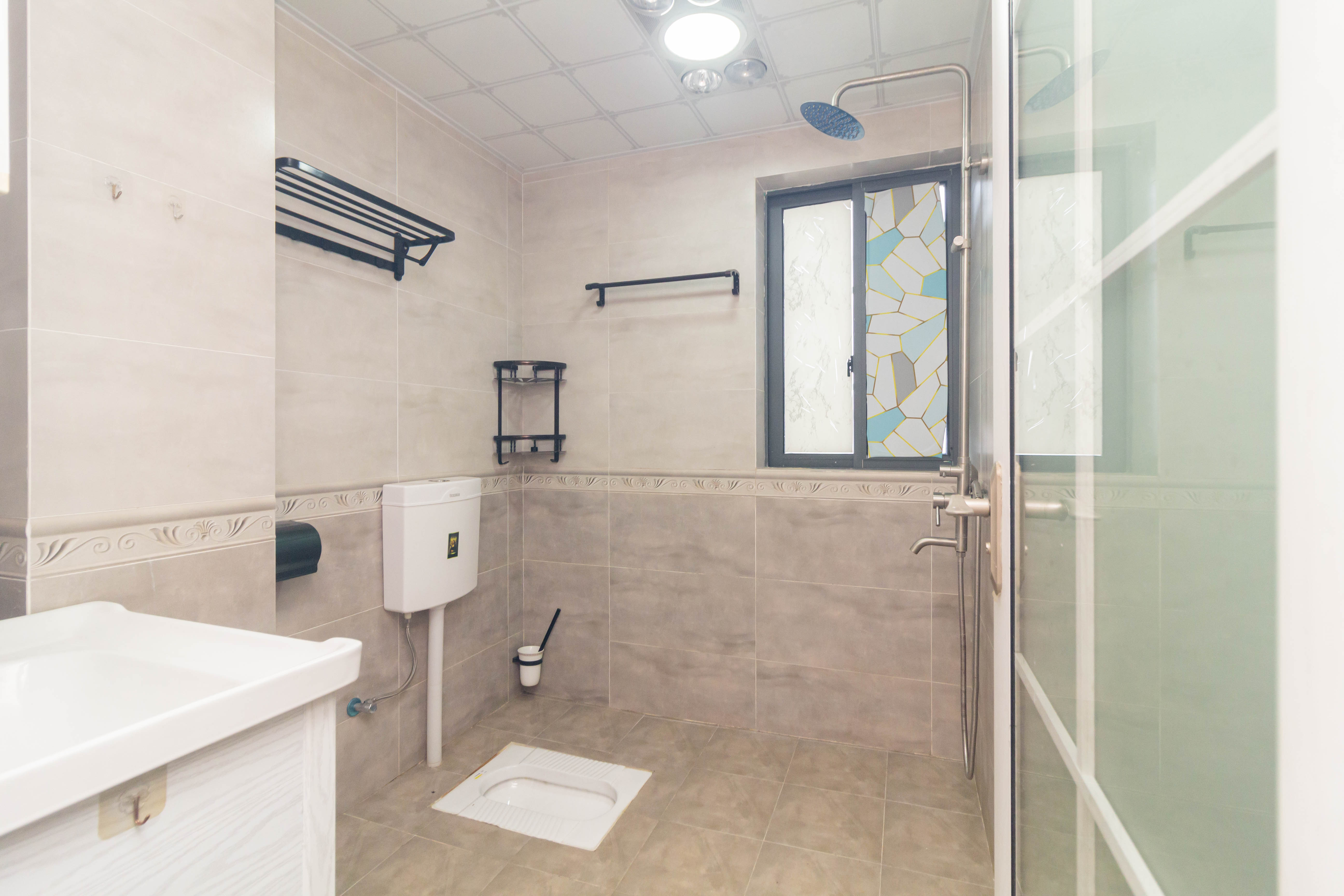 高林仕家 3室2厅2卫 89.8万 高林仕家 3室2厅2卫 89.8万卫生间