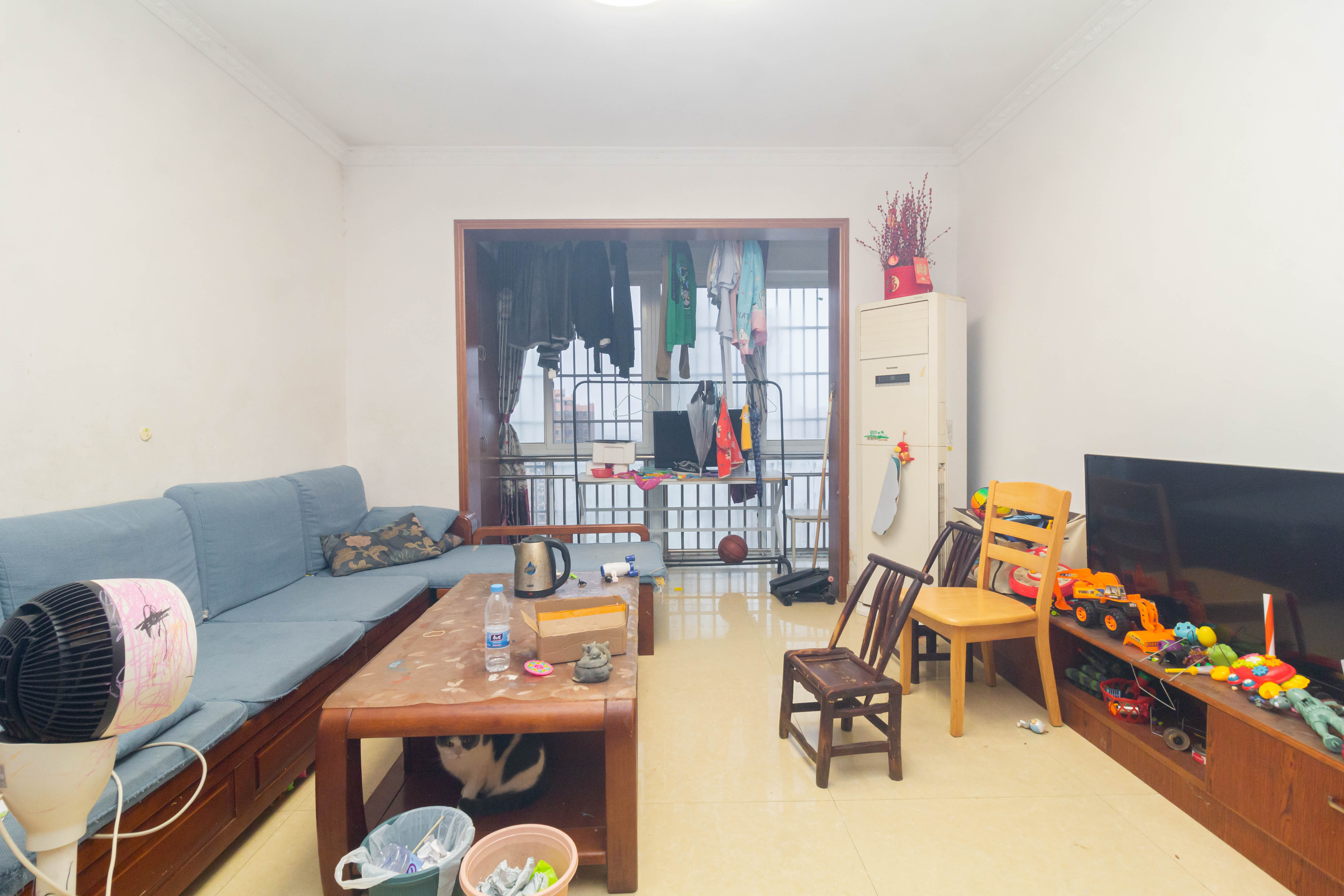 爵士湘 3室2厅1卫 50.0万 爵士湘 3室2厅1卫 50.0万客厅