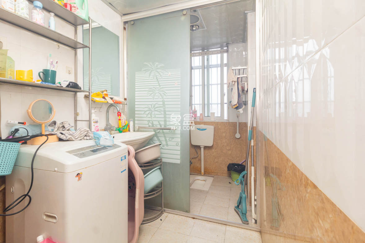 爵士湘 3室2厅1卫 50.0万 爵士湘 3室2厅1卫 50.0万卫生间