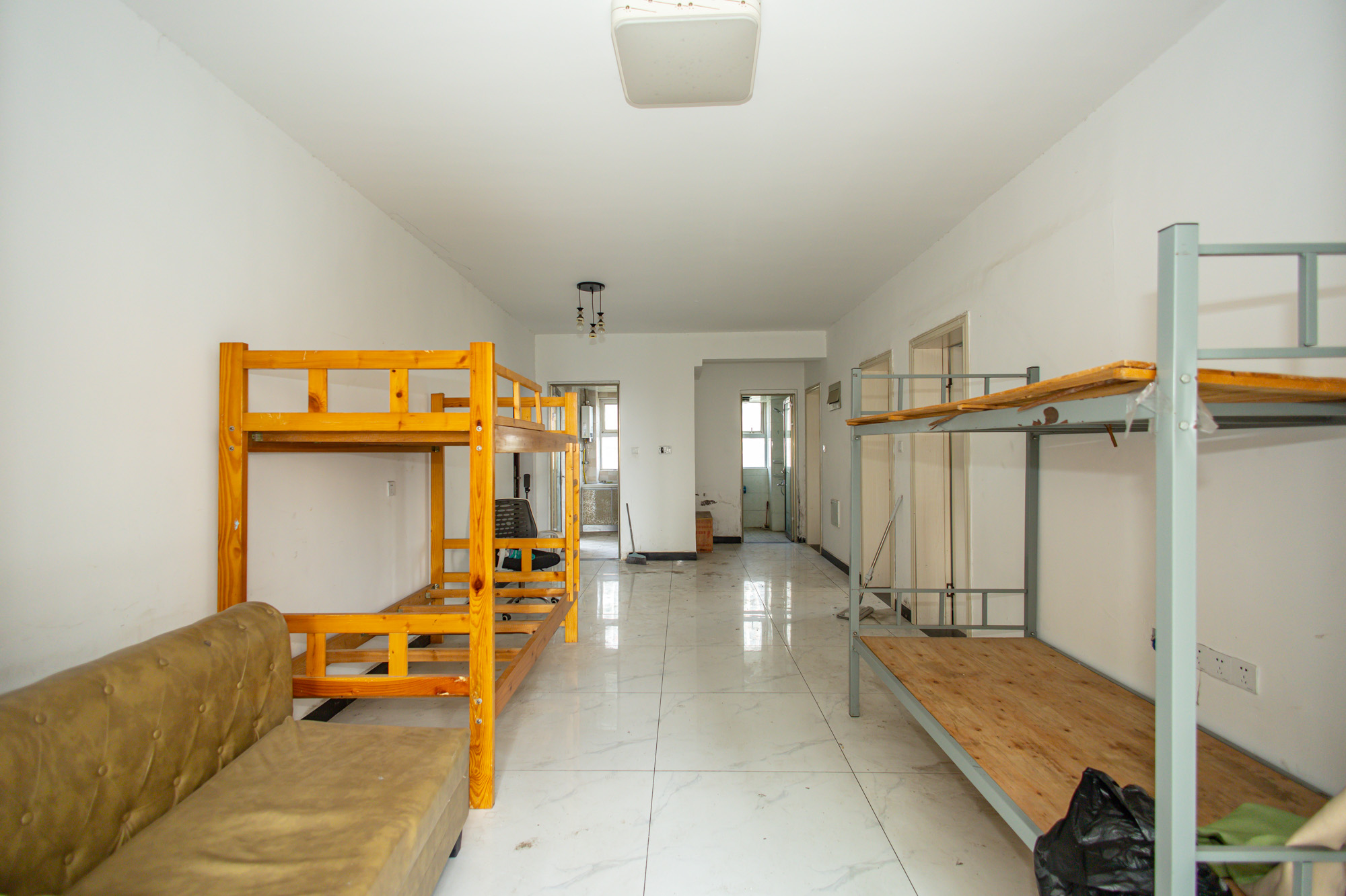 金科时代中心 3室2厅1卫 62.0万 金科时代中心 3室2厅1卫 62.0万客厅