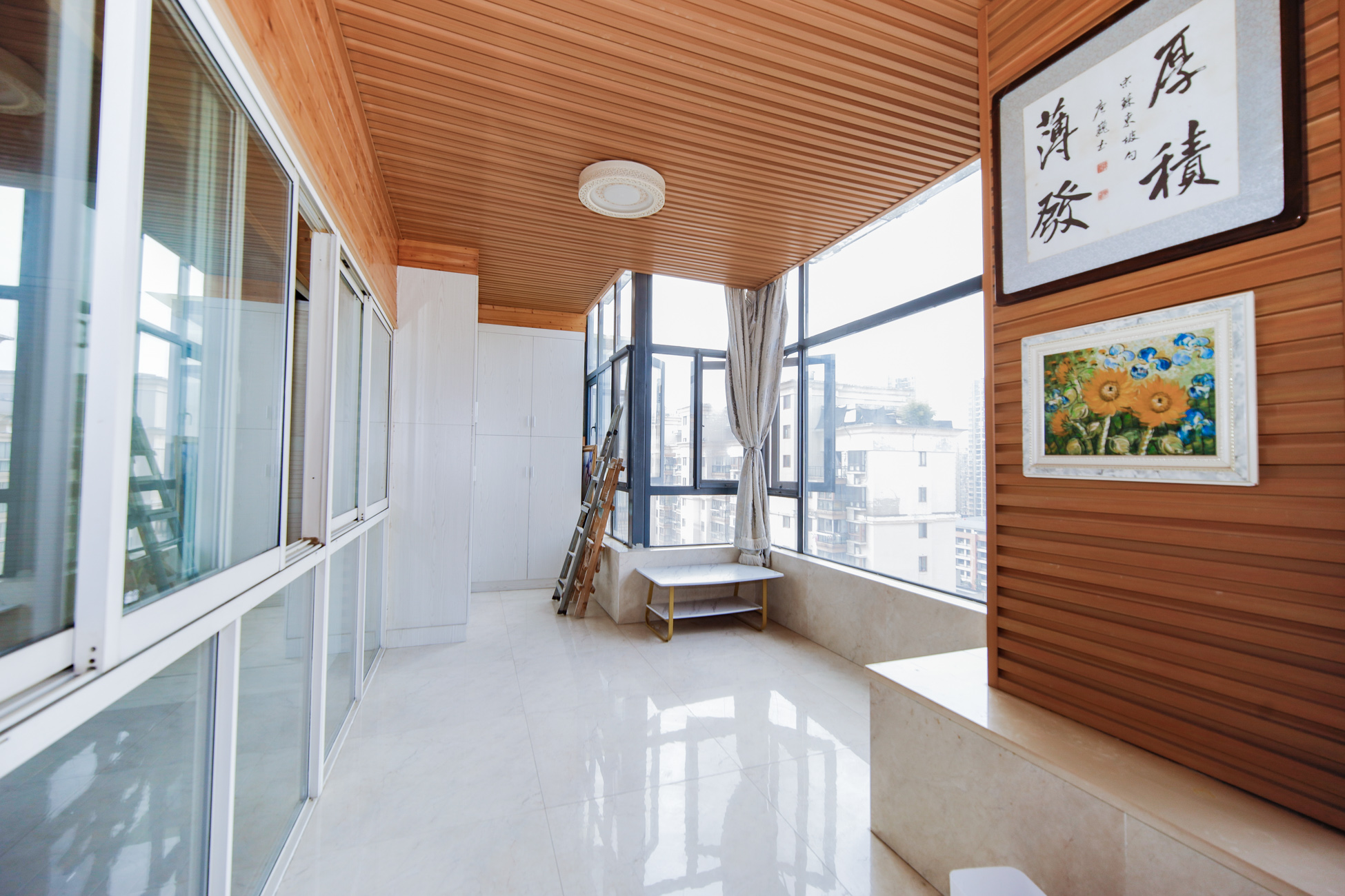 鑫天山水洲城  6室2厅3卫   340.00万阳台