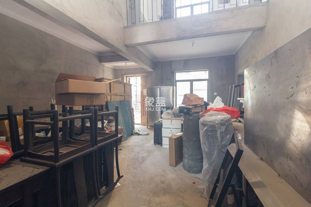 中交中央公园D2区  5室2厅2卫   385.00万