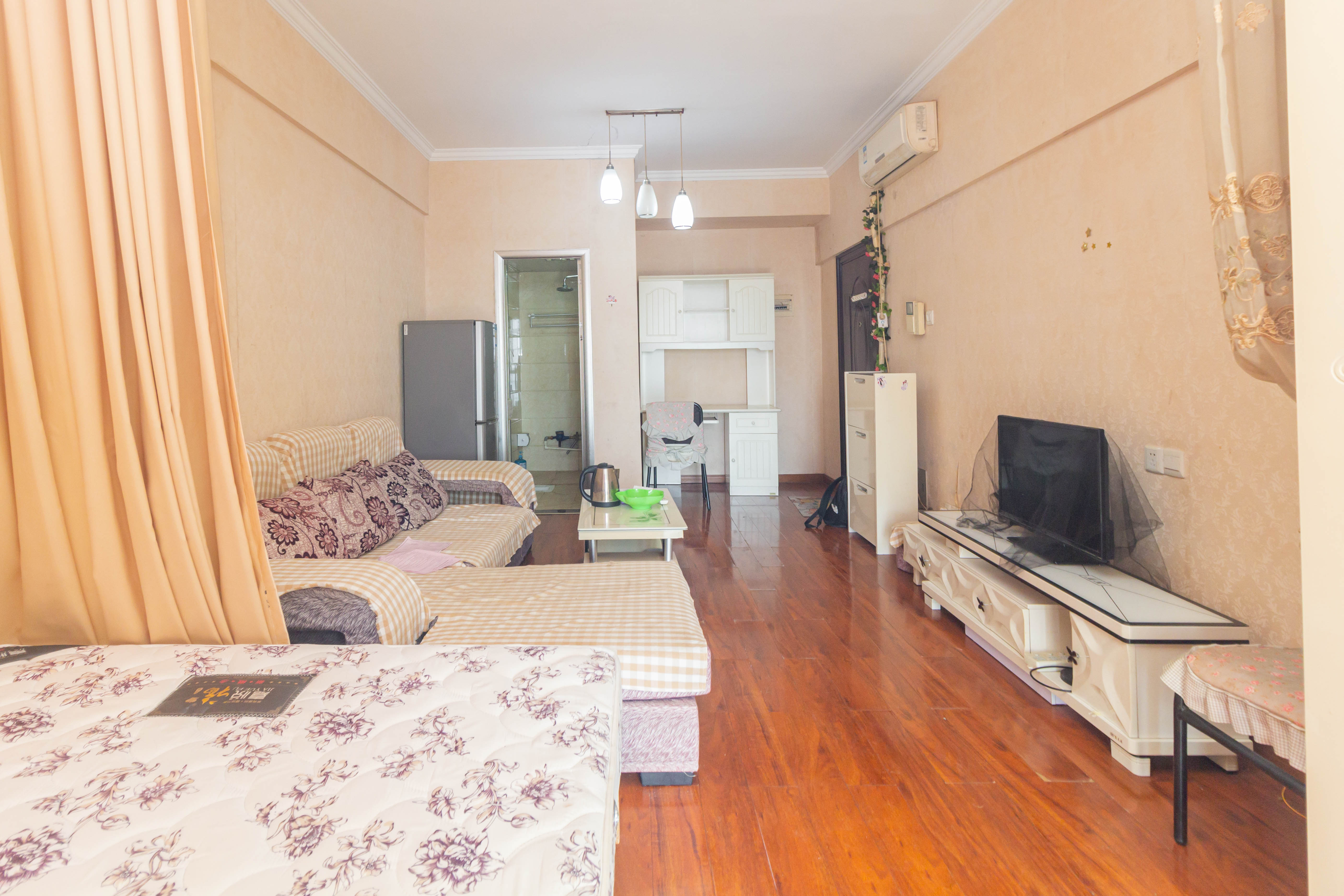 爵士湘  1室1厅1卫    29.0万客厅