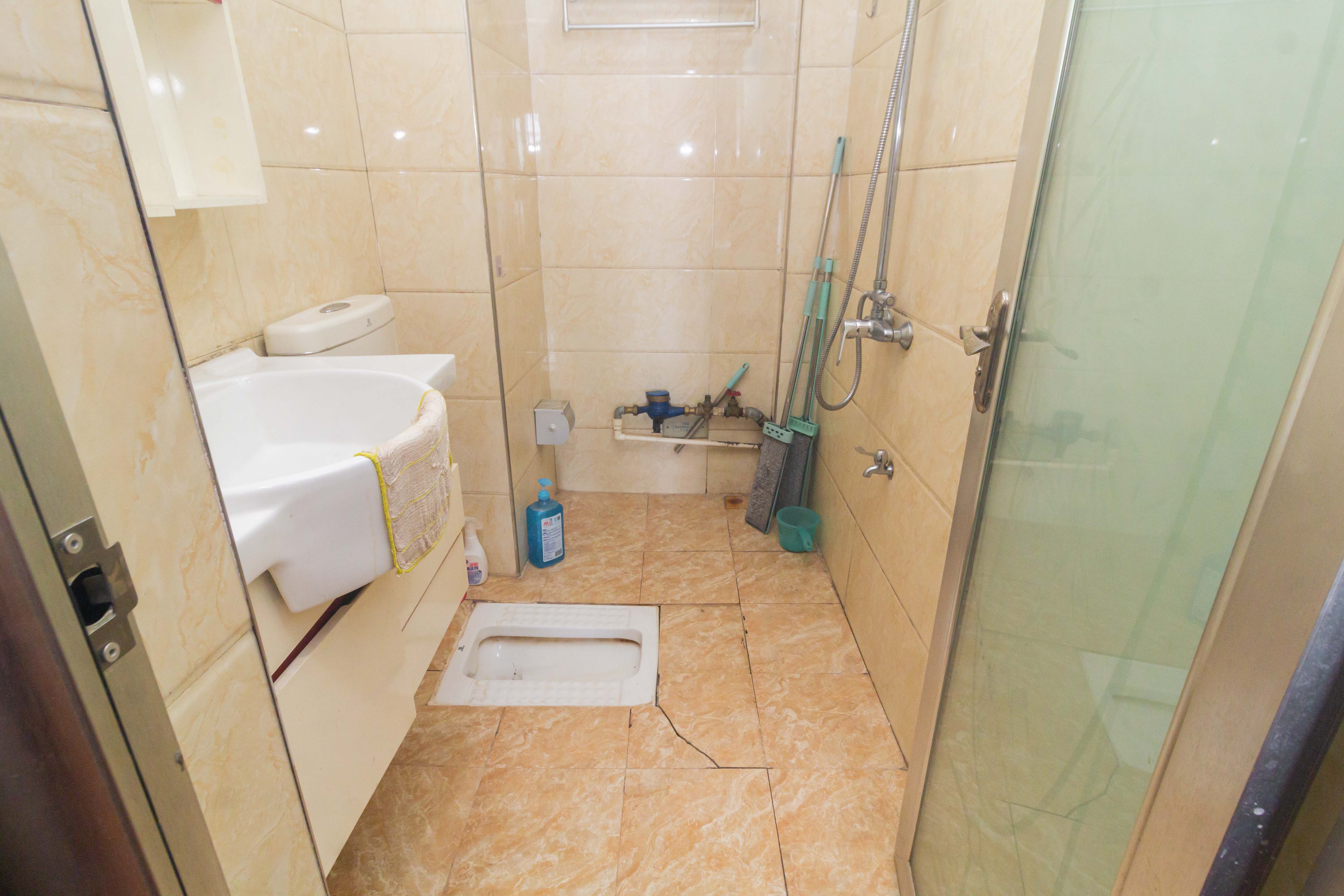 爵士湘  1室1厅1卫    29.0万卫生间