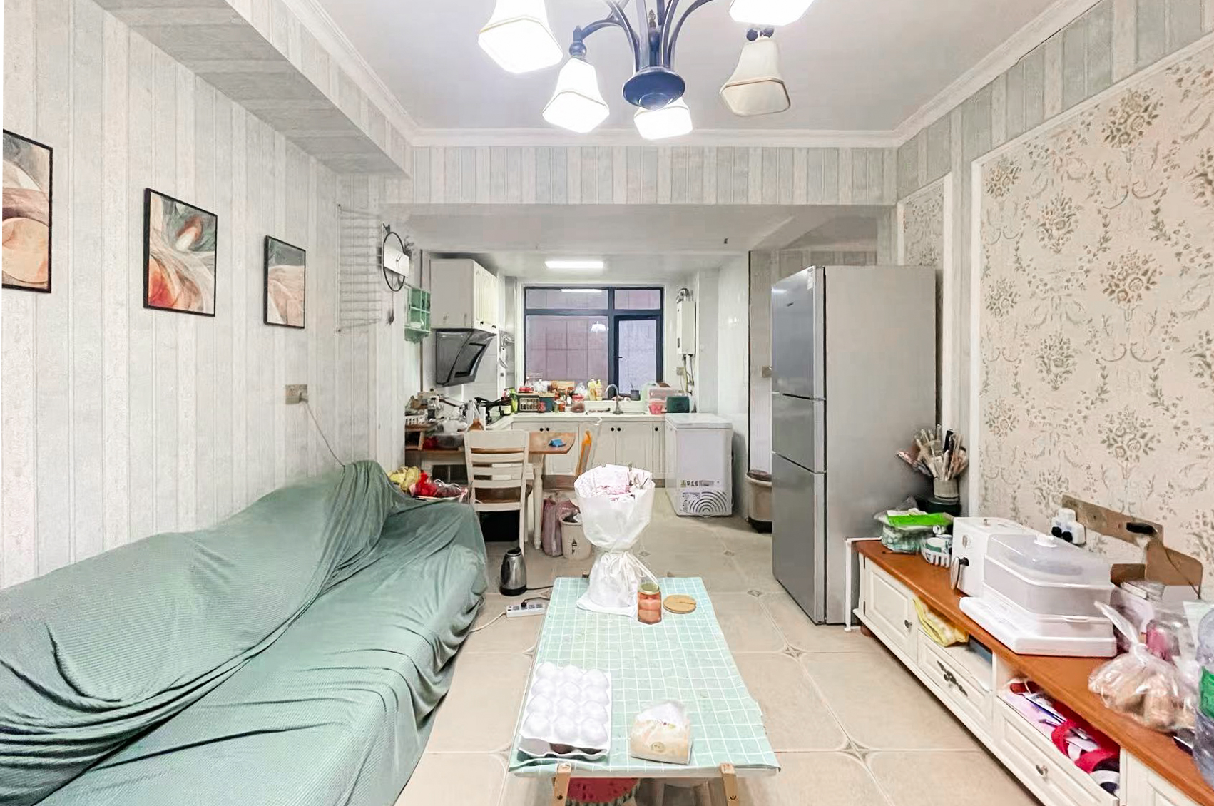 佳兴国际汇 2室1厅1卫 72.0万 佳兴国际汇 2室1厅1卫 72.0万客厅