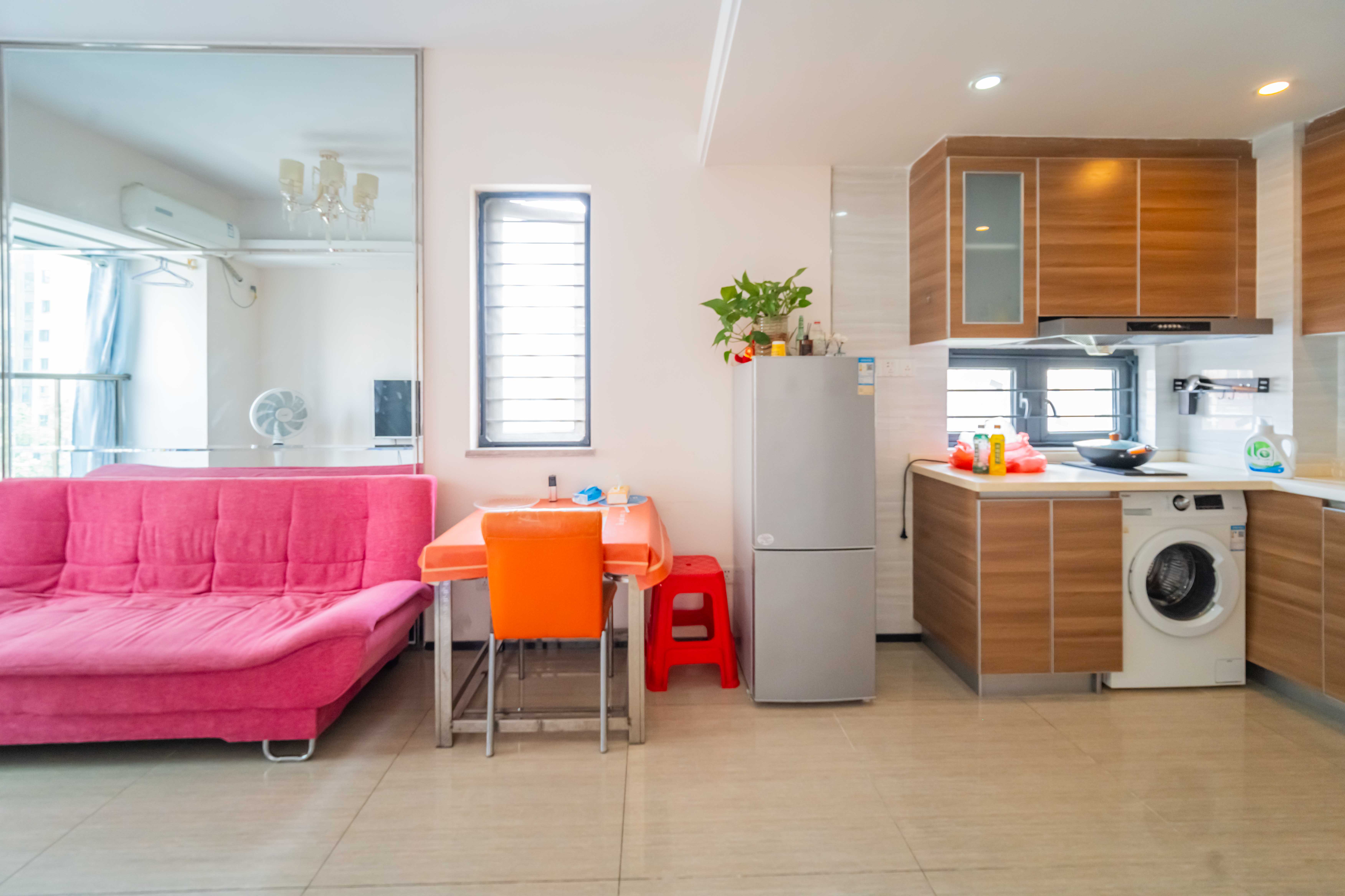 恒大国际广场  1室1厅1卫    28.0万 恒大国际广场  1室1厅1卫    28.0万客厅