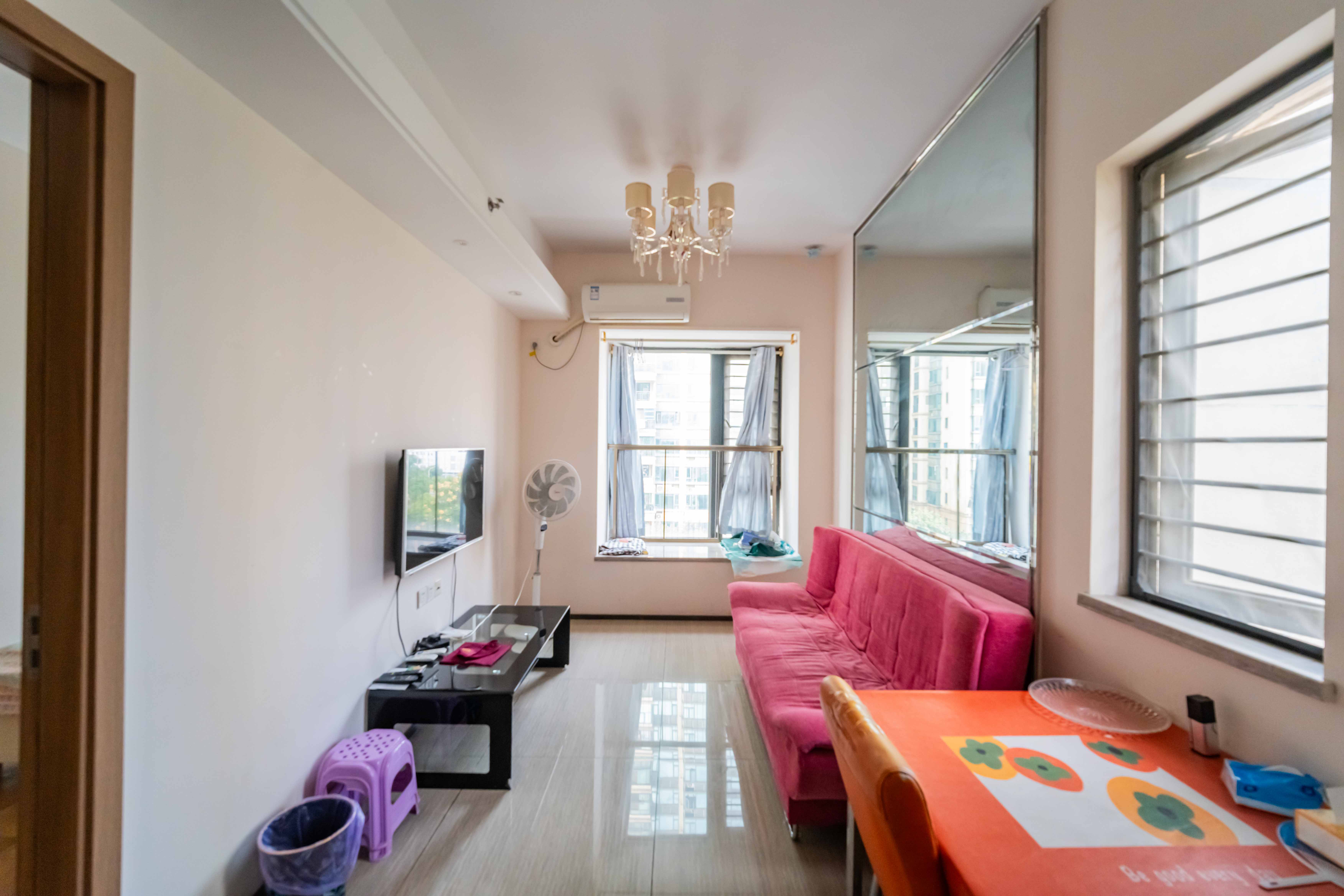 恒大国际广场  1室1厅1卫    28.0万 恒大国际广场  1室1厅1卫    28.0万客厅