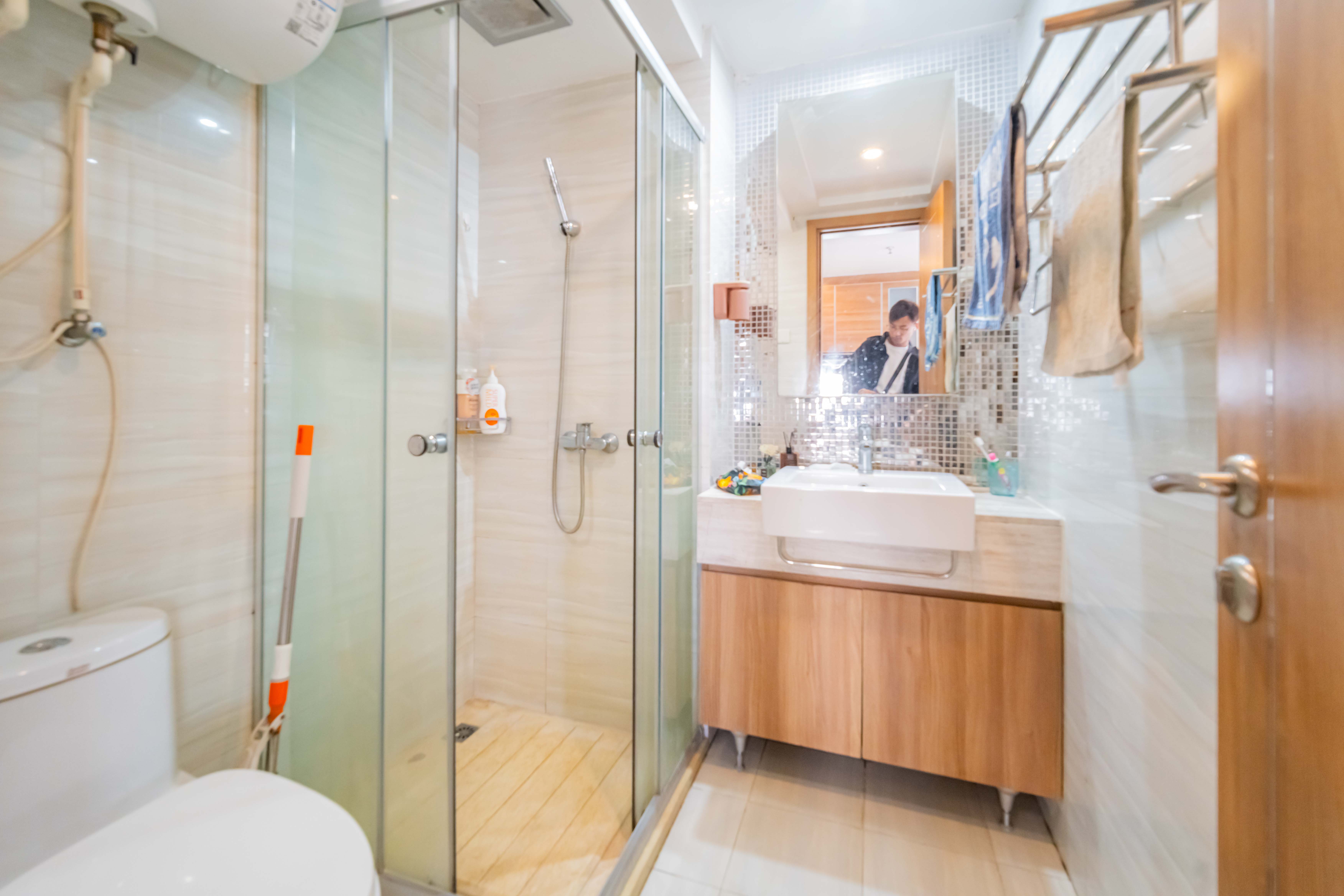 恒大国际广场  1室1厅1卫    28.0万 恒大国际广场  1室1厅1卫    28.0万卫生间