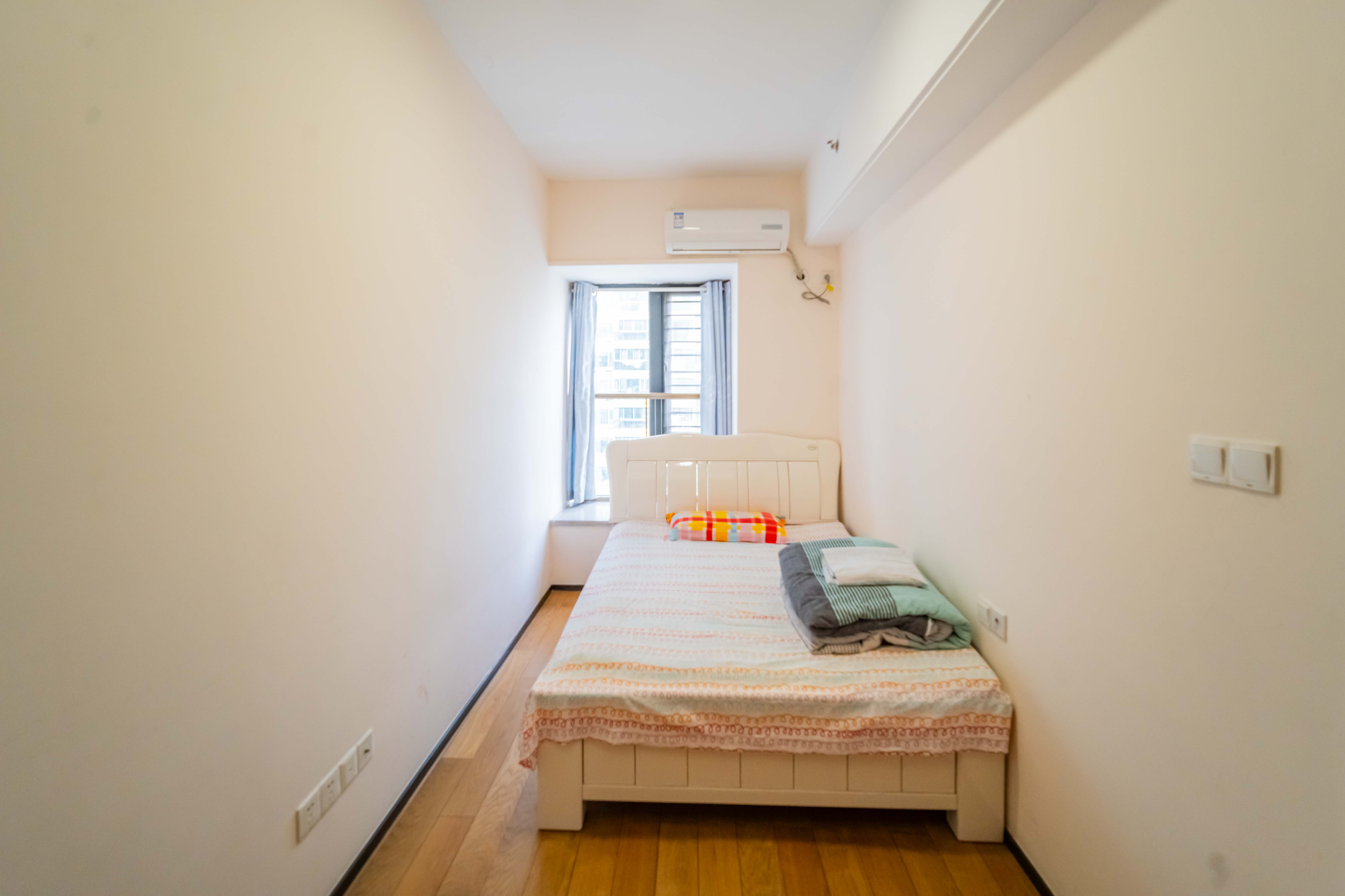 恒大国际广场  1室1厅1卫    28.0万 恒大国际广场  1室1厅1卫    28.0万卧室