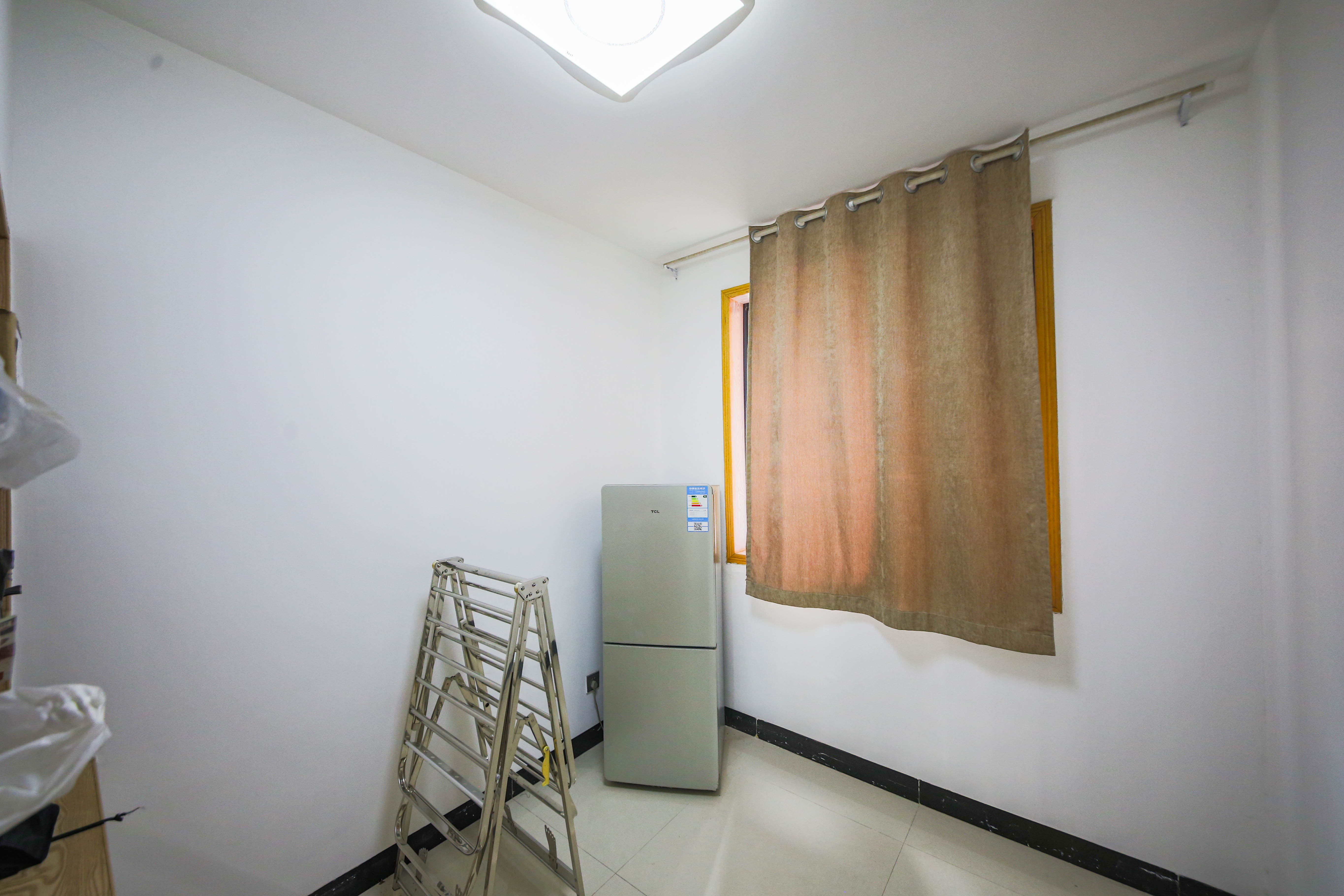 万芙锦城  2室2厅1卫   72.00万卧室