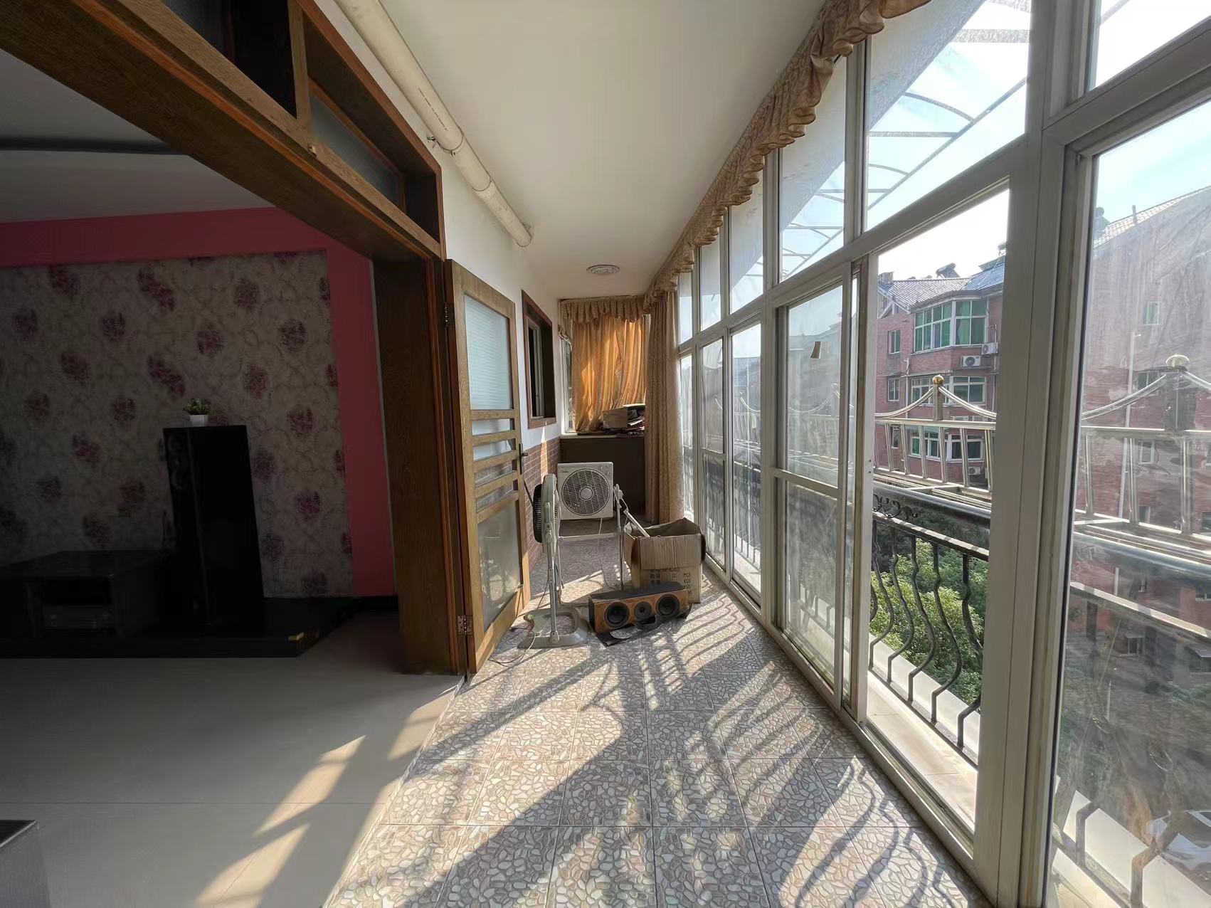 熹悦花都 7室2厅2卫 39.8万 熹悦花都 7室2厅2卫 39.8万室内图