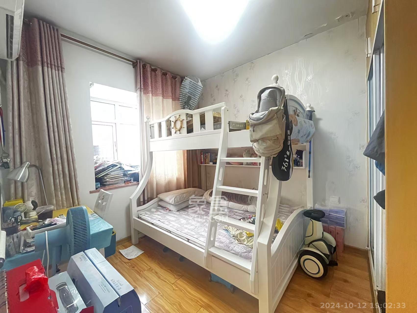 岳麓山庄 1室1厅1卫 1900.0元/月 岳麓山庄 1室1厅1卫 1900.0元/月室内图