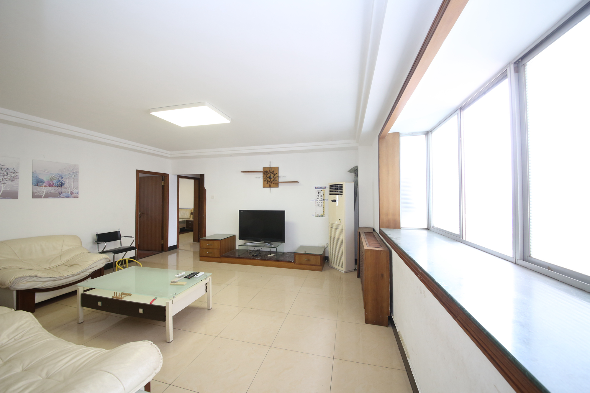 省建设厅宿舍  3室2厅2卫   135.00万客厅