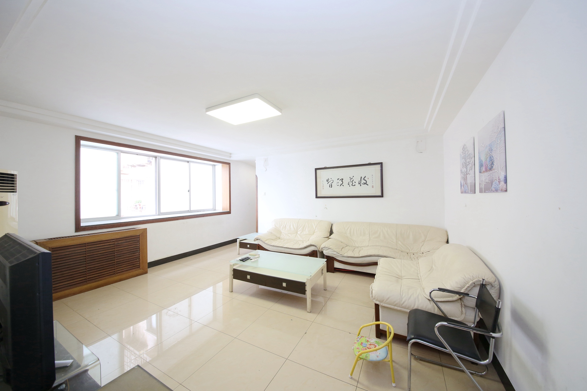 省建设厅宿舍  3室2厅2卫   135.00万客厅