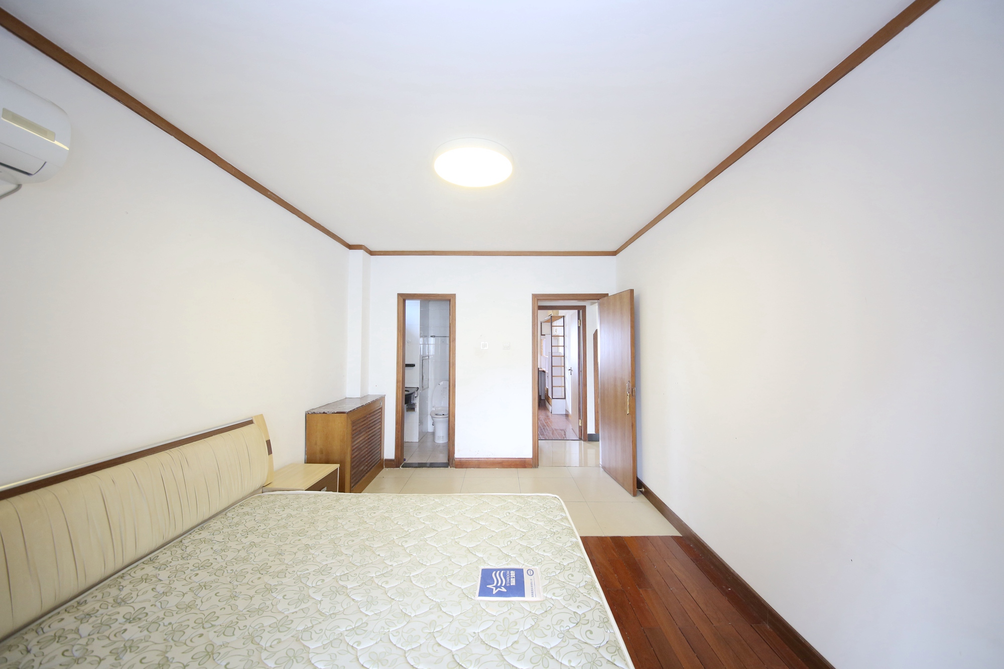 省建设厅宿舍  3室2厅2卫   135.00万卧室