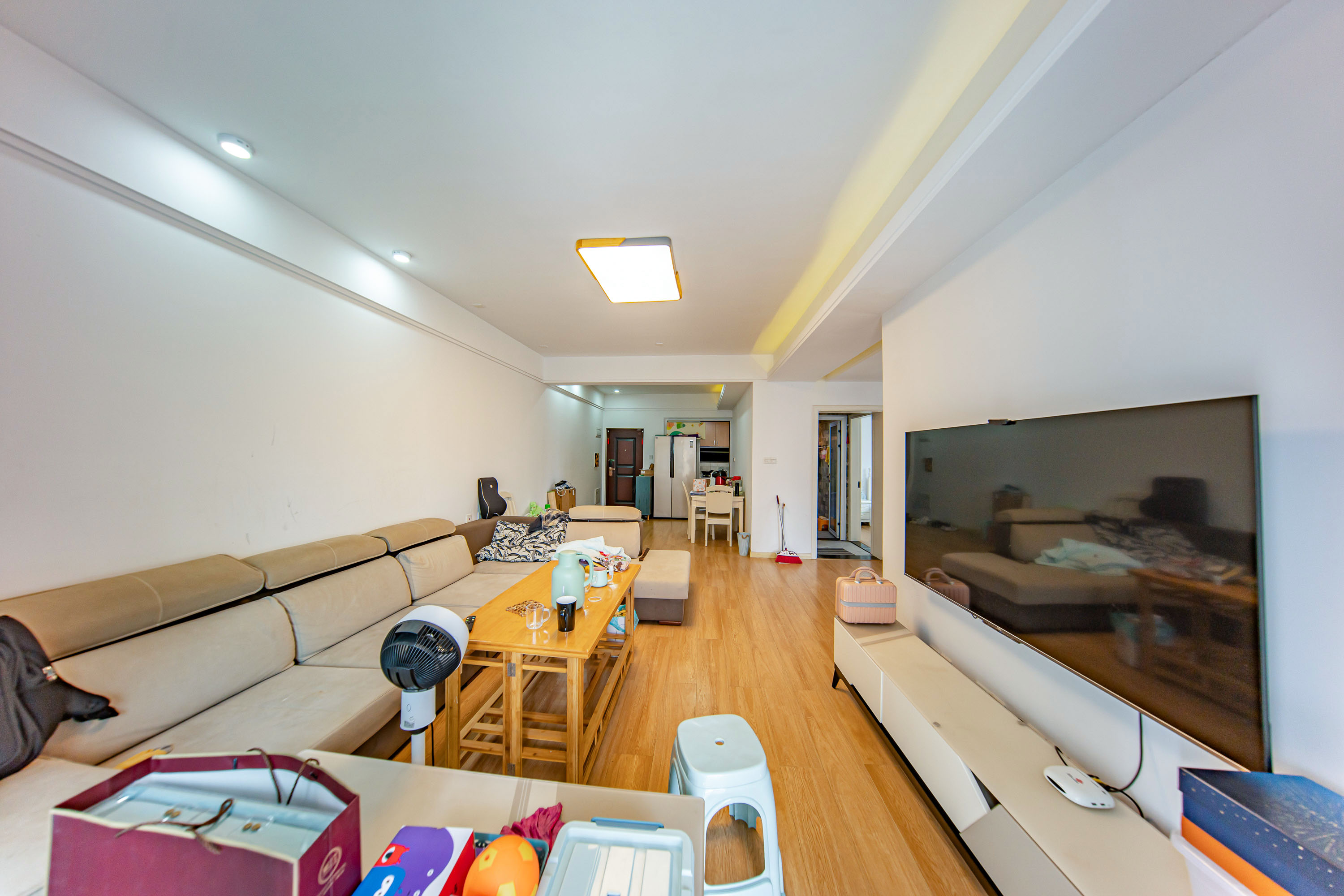 江山帝景哈佛 3室2厅1卫 92.0万 江山帝景哈佛 3室2厅1卫 92.0万客厅