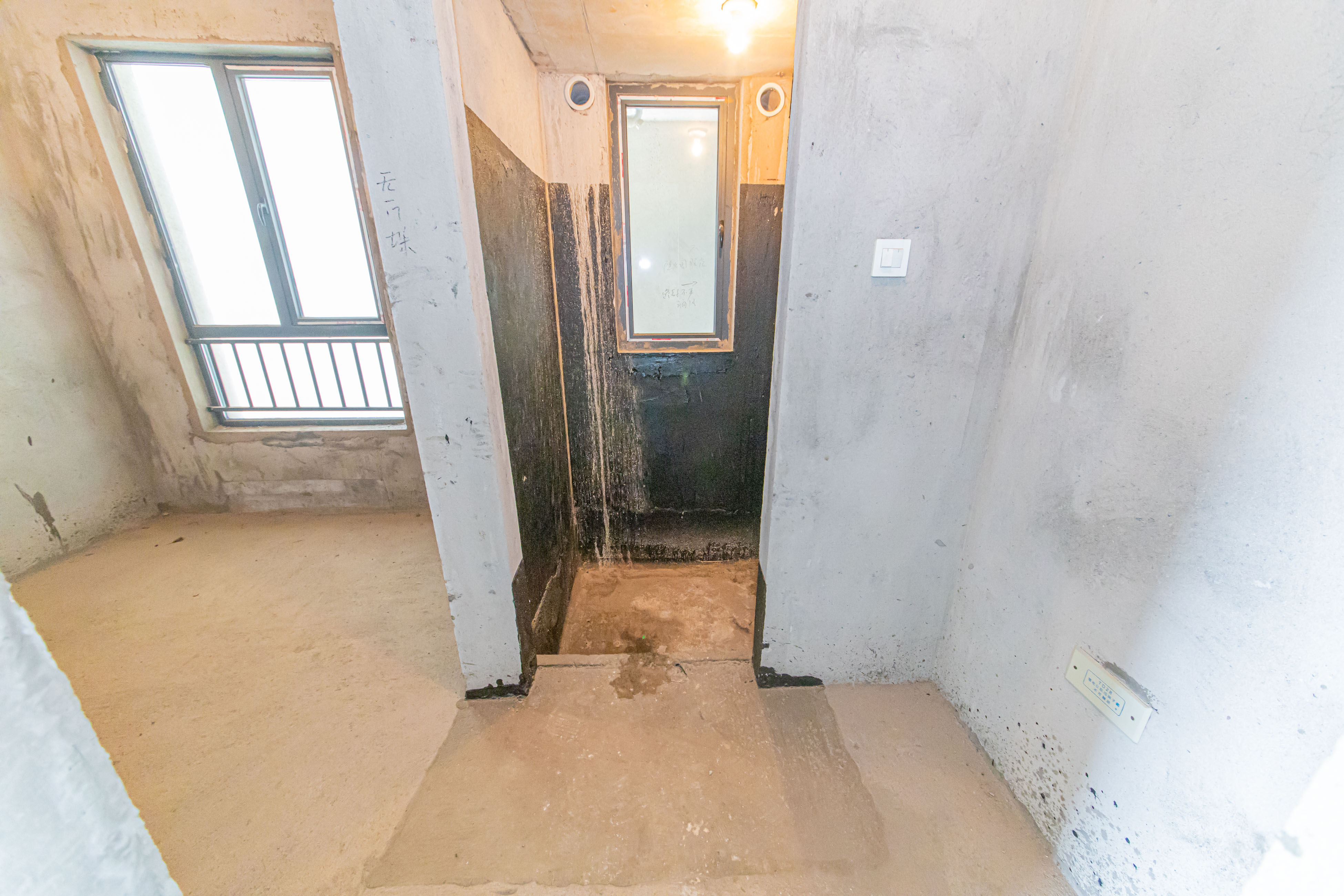 五矿万境蓝山 3室2厅2卫 118.0万 五矿万境蓝山 3室2厅2卫 118.0万卫生间