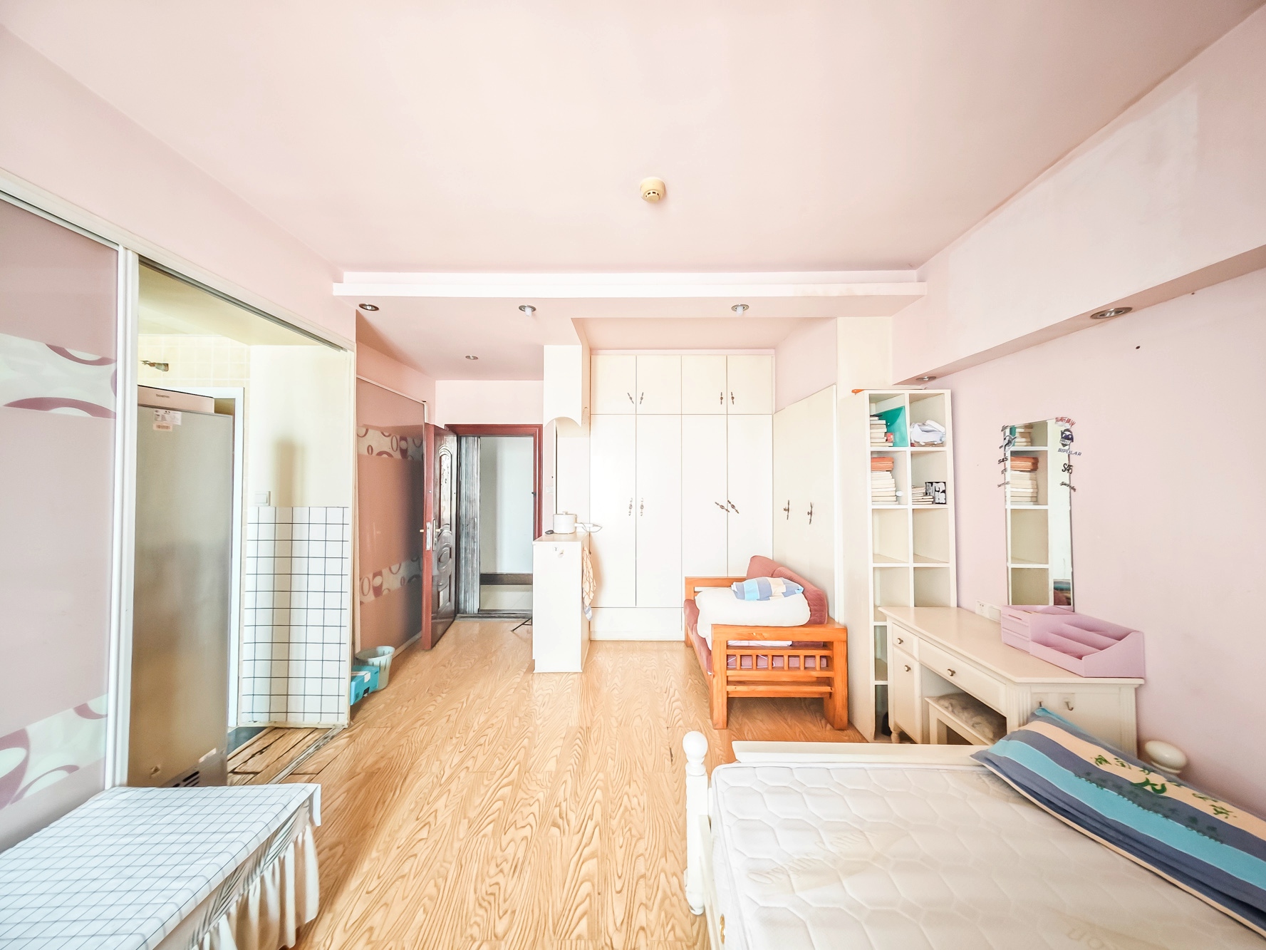 凯轩云顶  1室1厅1卫    28.28万 凯轩云顶  1室1厅1卫    28.28万客厅