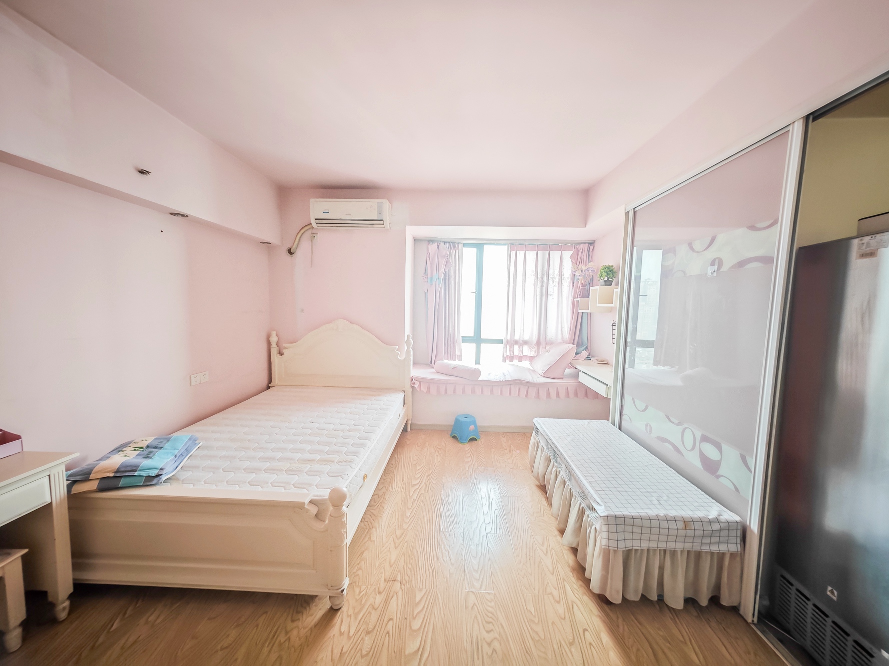 凯轩云顶  1室1厅1卫    28.28万 凯轩云顶  1室1厅1卫    28.28万卧室