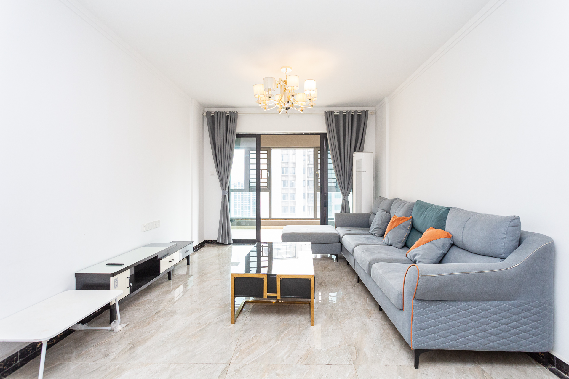 万润滨江天著 1室0厅0卫 118.0万 万润滨江天著 1室0厅0卫 118.0万客厅