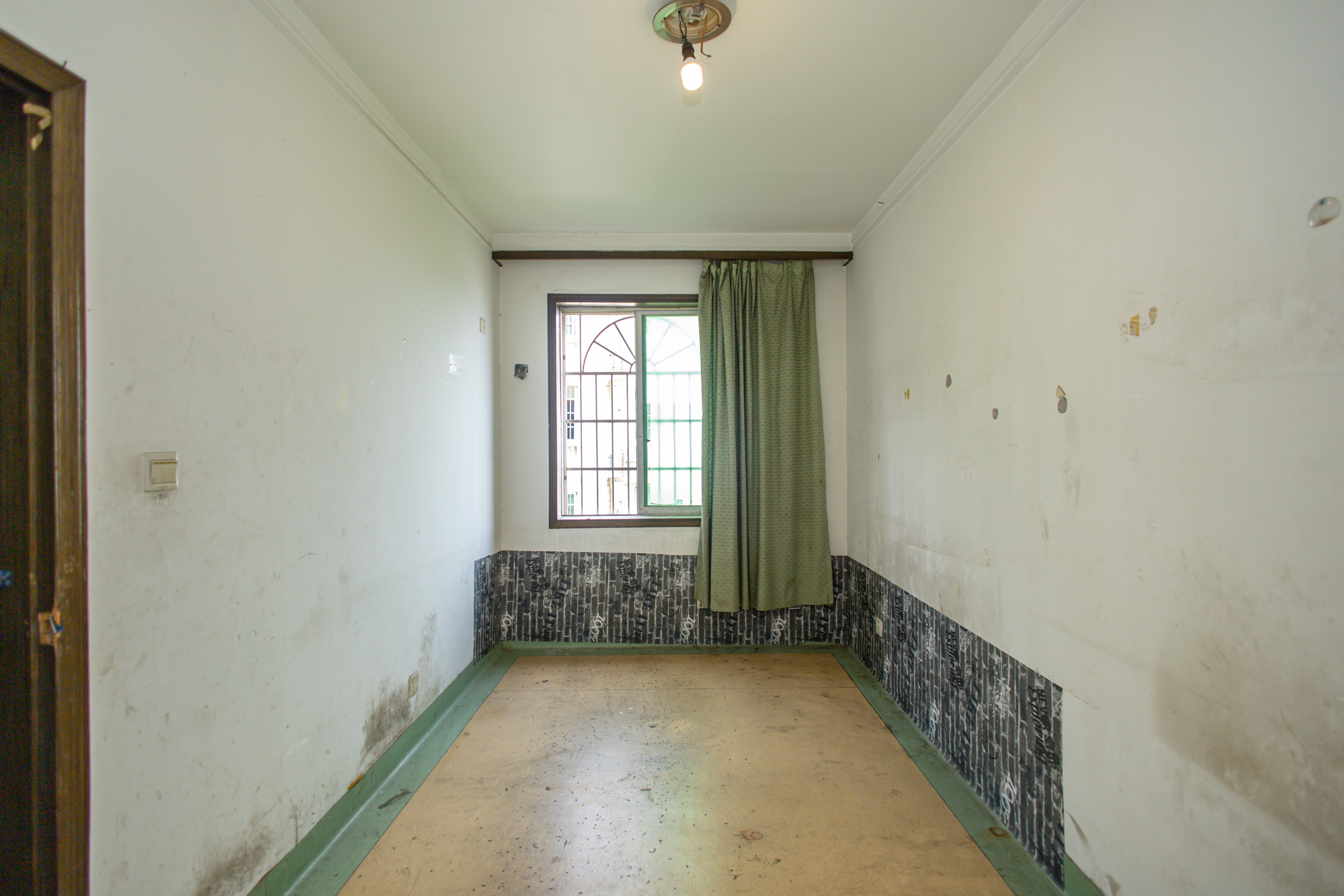 中南汽车世界  3室2厅1卫    34.75万 中南汽车世界  3室2厅1卫    34.75万卧室