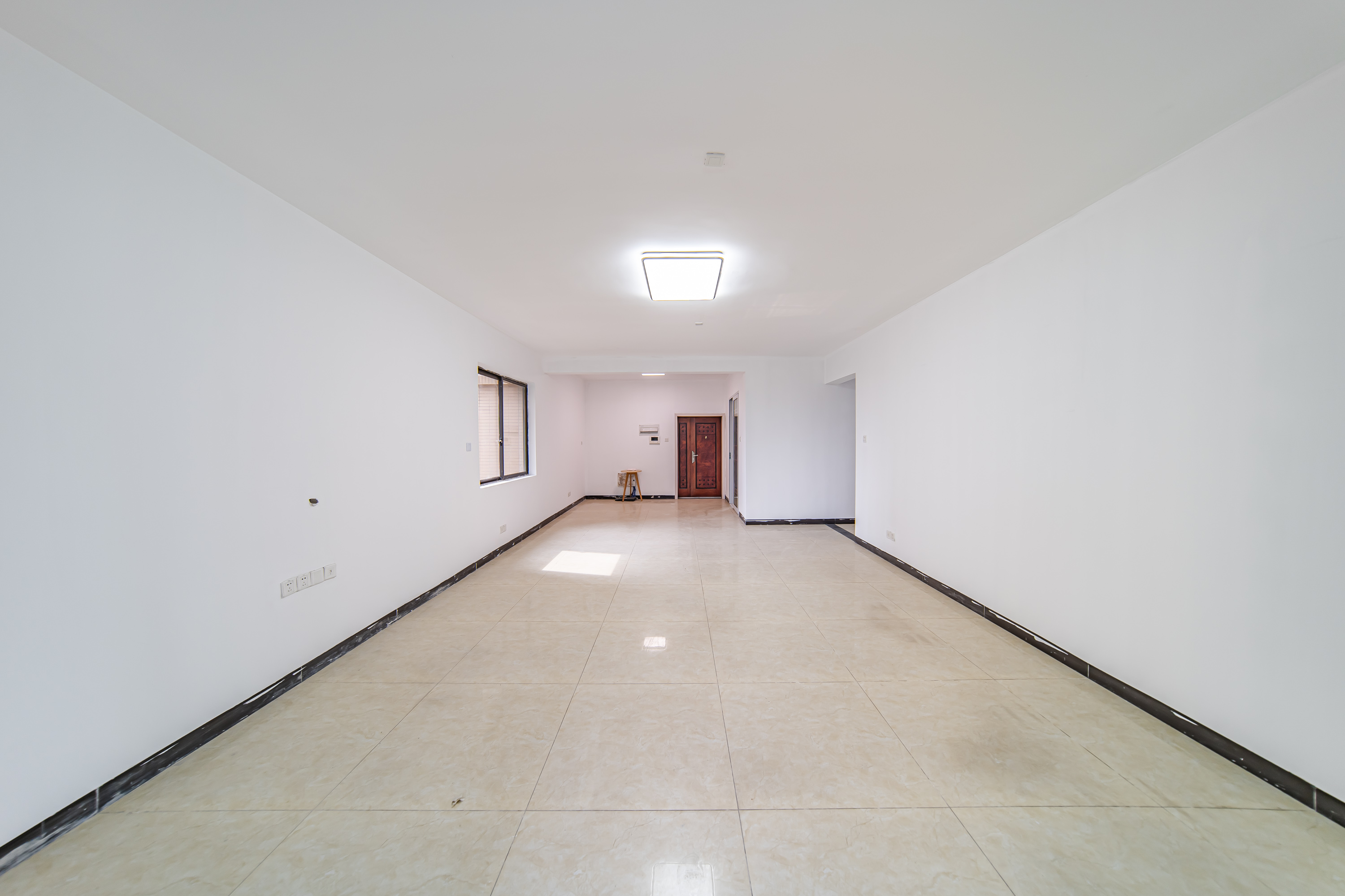 曙光泊岸  4室2厅2卫    258.0万 曙光泊岸  4室2厅2卫    258.0万客厅