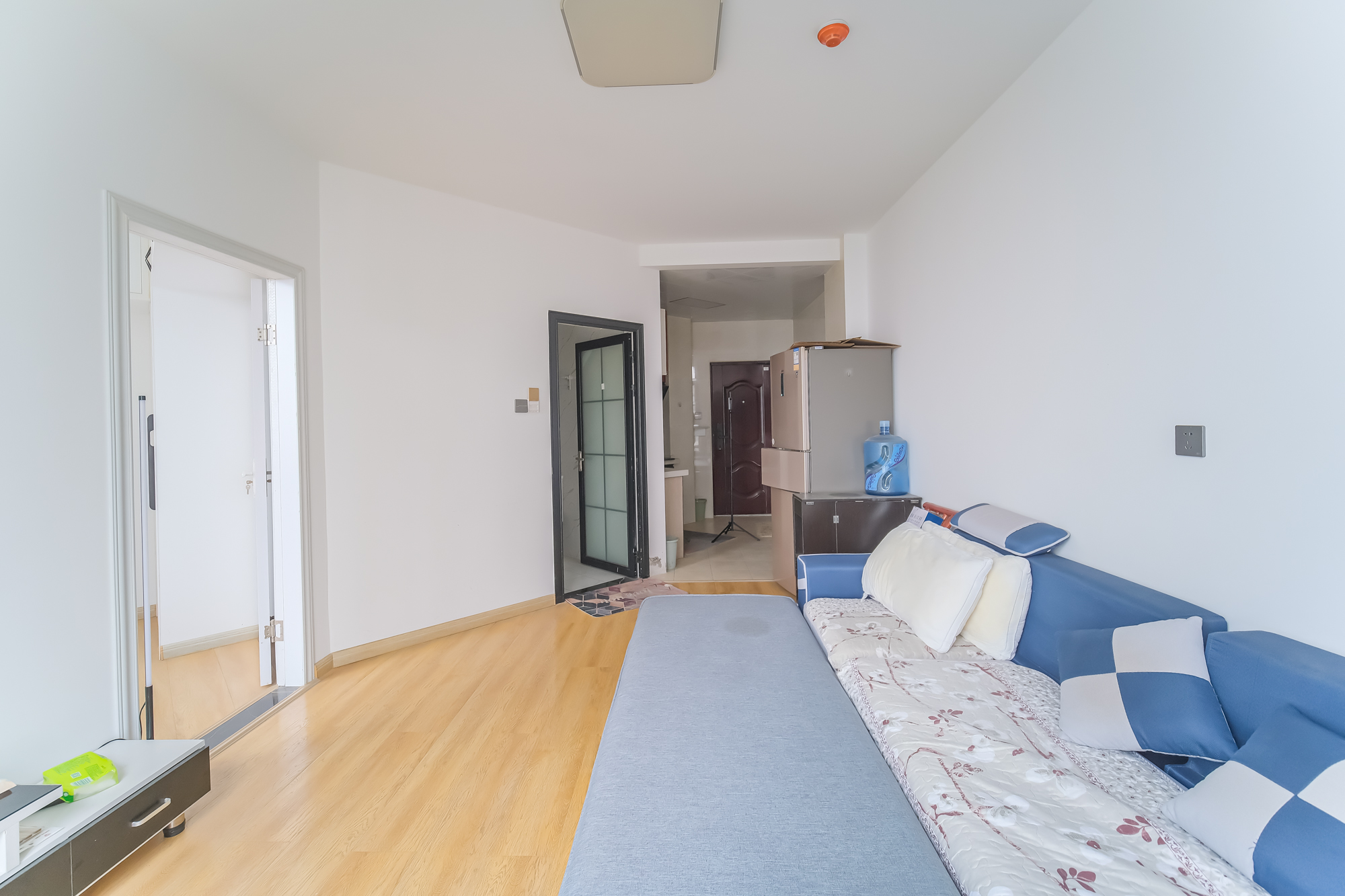 金鹰商业广场(金鹰商业大厦) 1室1厅1卫 32.0万 金鹰商业广场(金鹰商业大厦) 1室1厅1卫 32.0万客厅