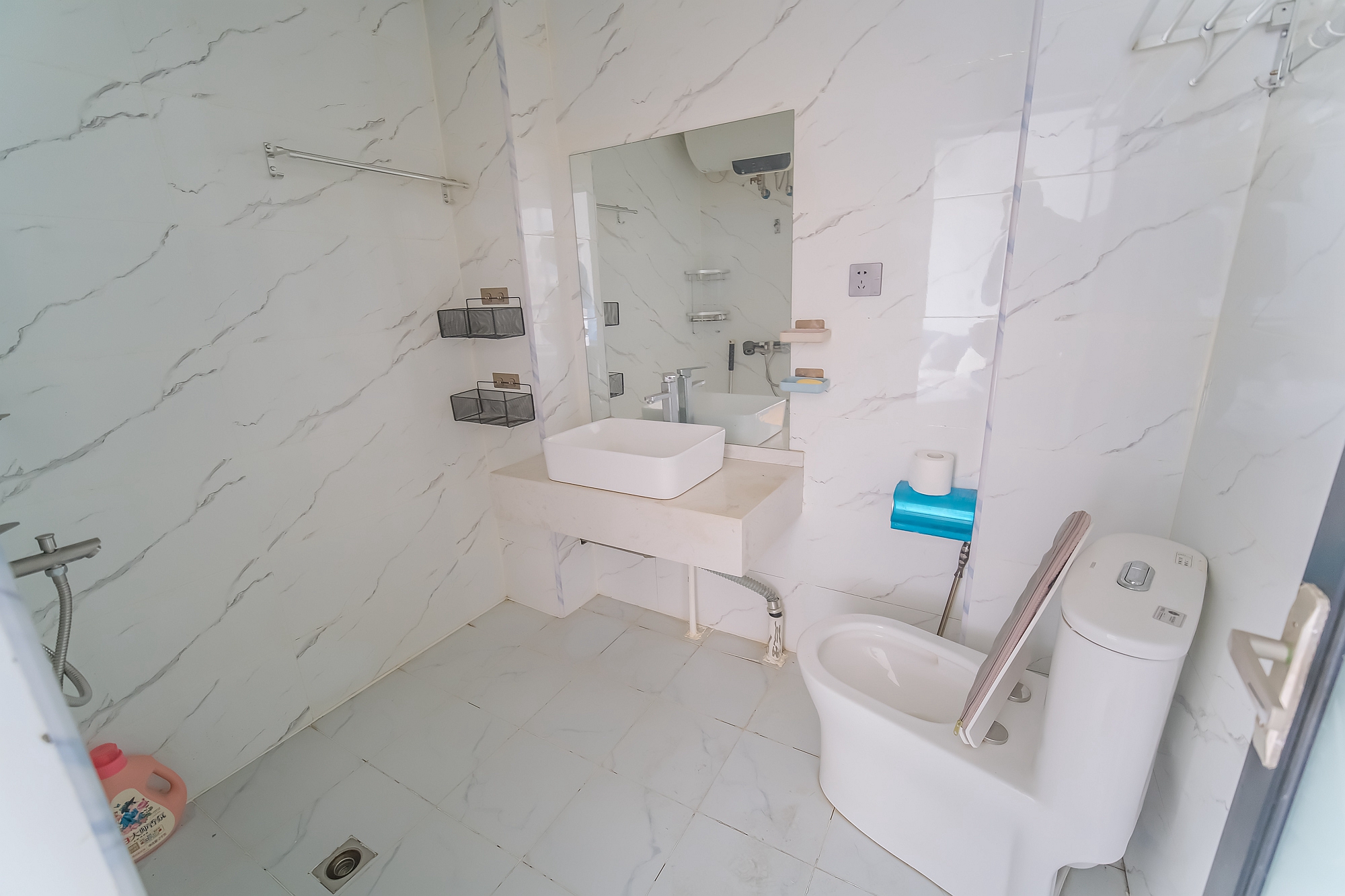 金鹰商业广场(金鹰商业大厦) 1室1厅1卫 32.0万 金鹰商业广场(金鹰商业大厦) 1室1厅1卫 32.0万卫生间