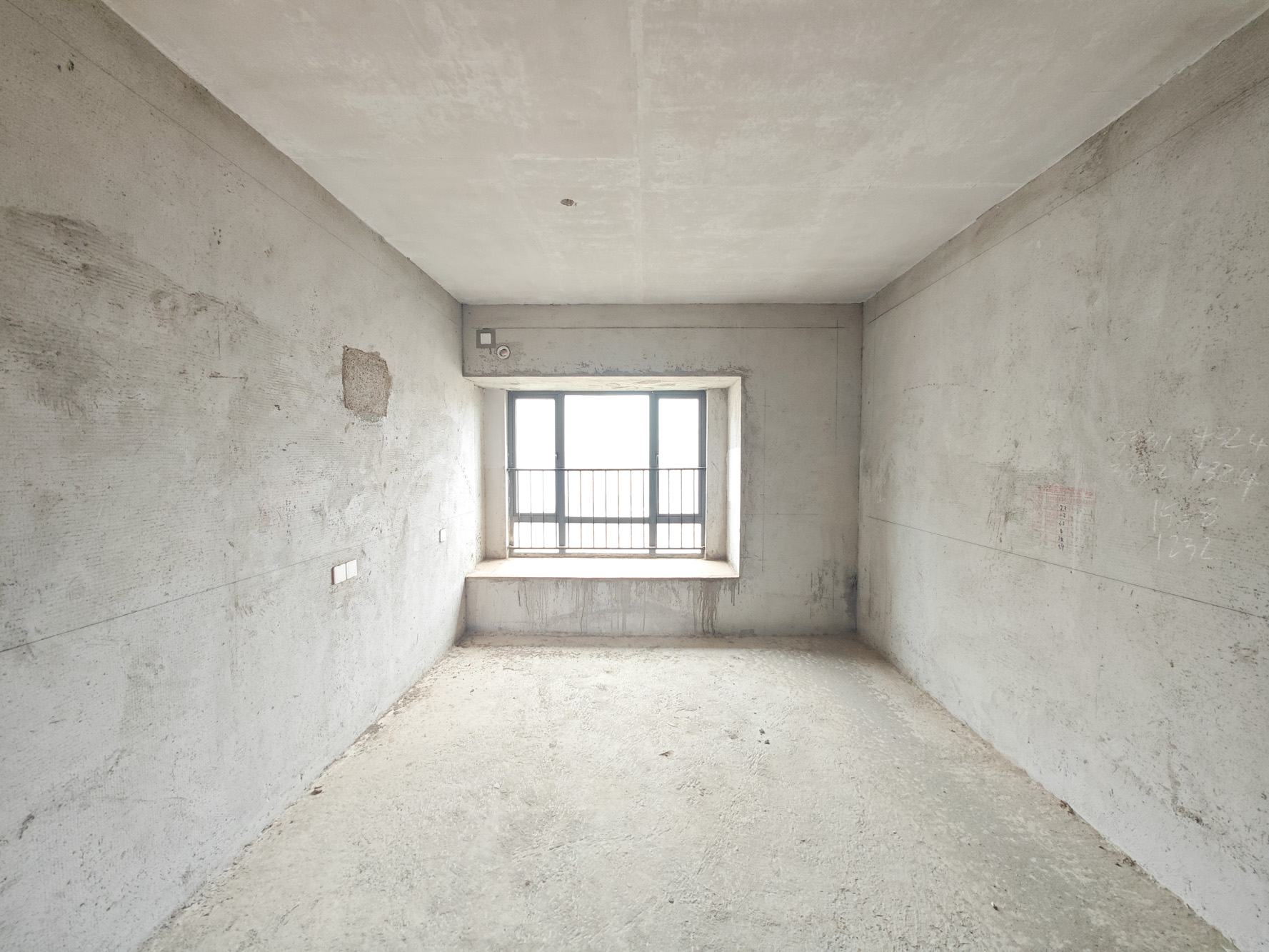 碧桂园南城首府(东宸林海) 3室2厅1卫 82.00万 碧桂园南城首府(东宸林海) 3室2厅1卫 82.00万卧室