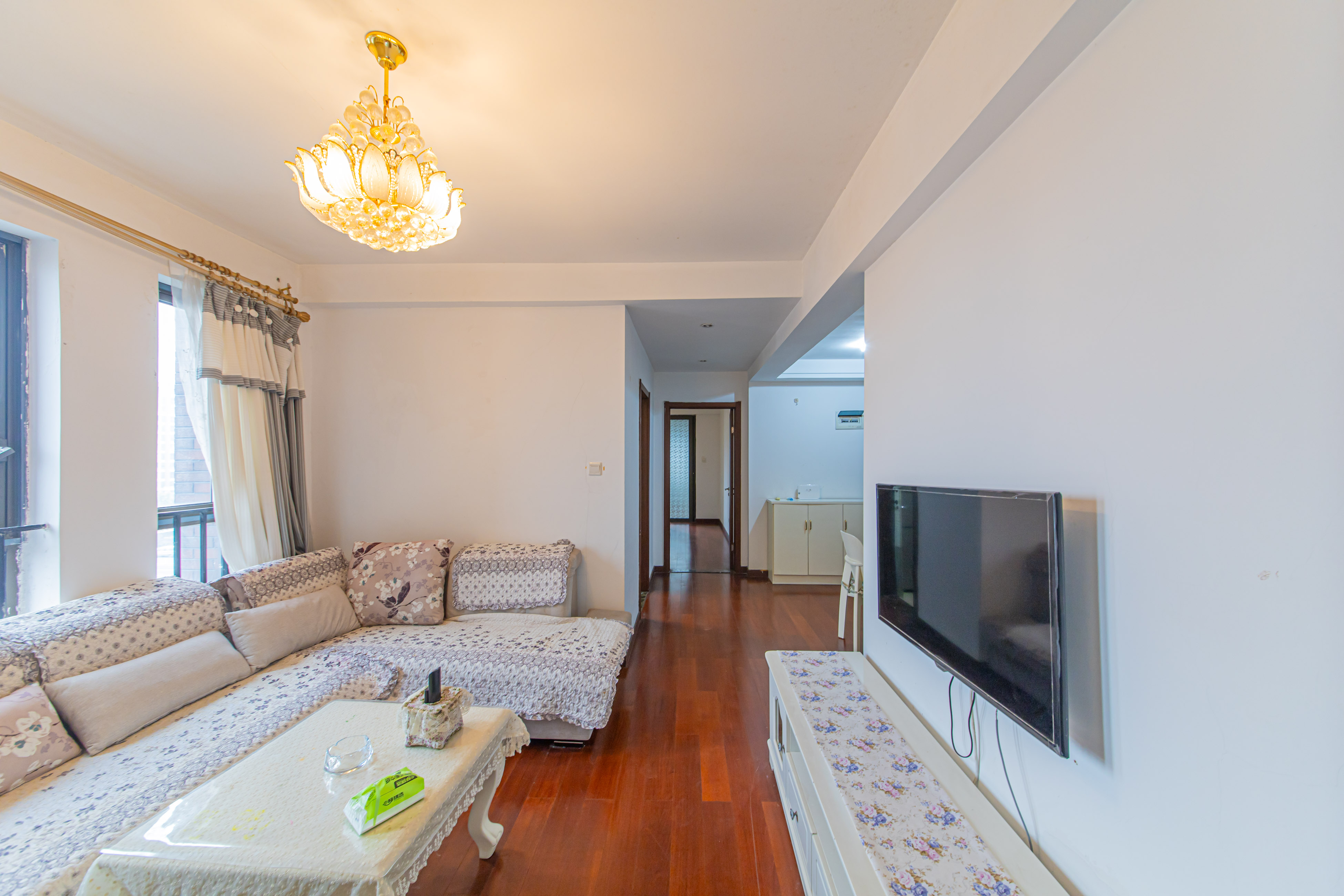 绿地公馆(绿地名邸)  2室1厅1卫    88.0万 绿地公馆(绿地名邸)  2室1厅1卫    88.0万客厅