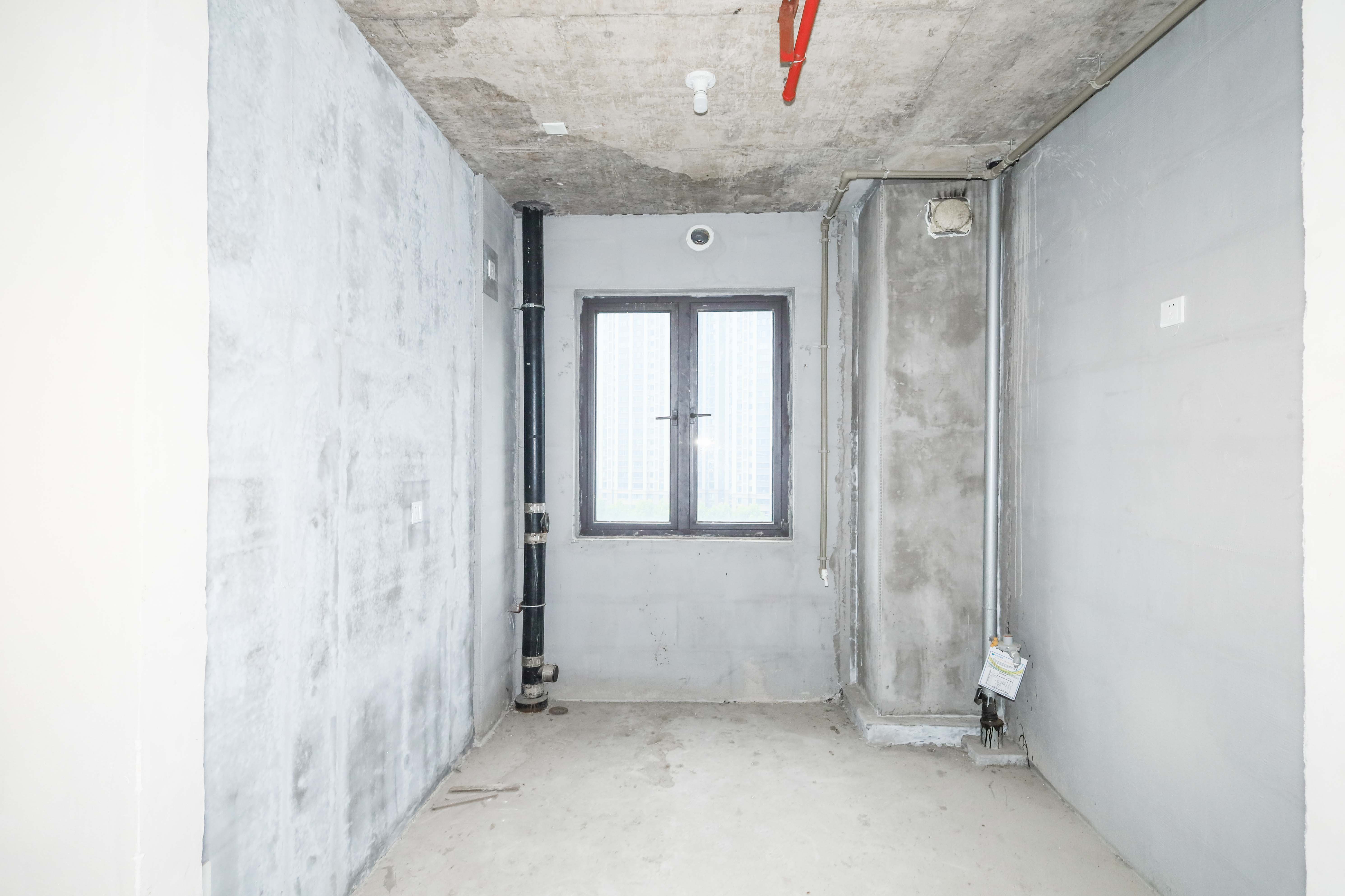 建发央著  4室2厅2卫   242.00万厨房