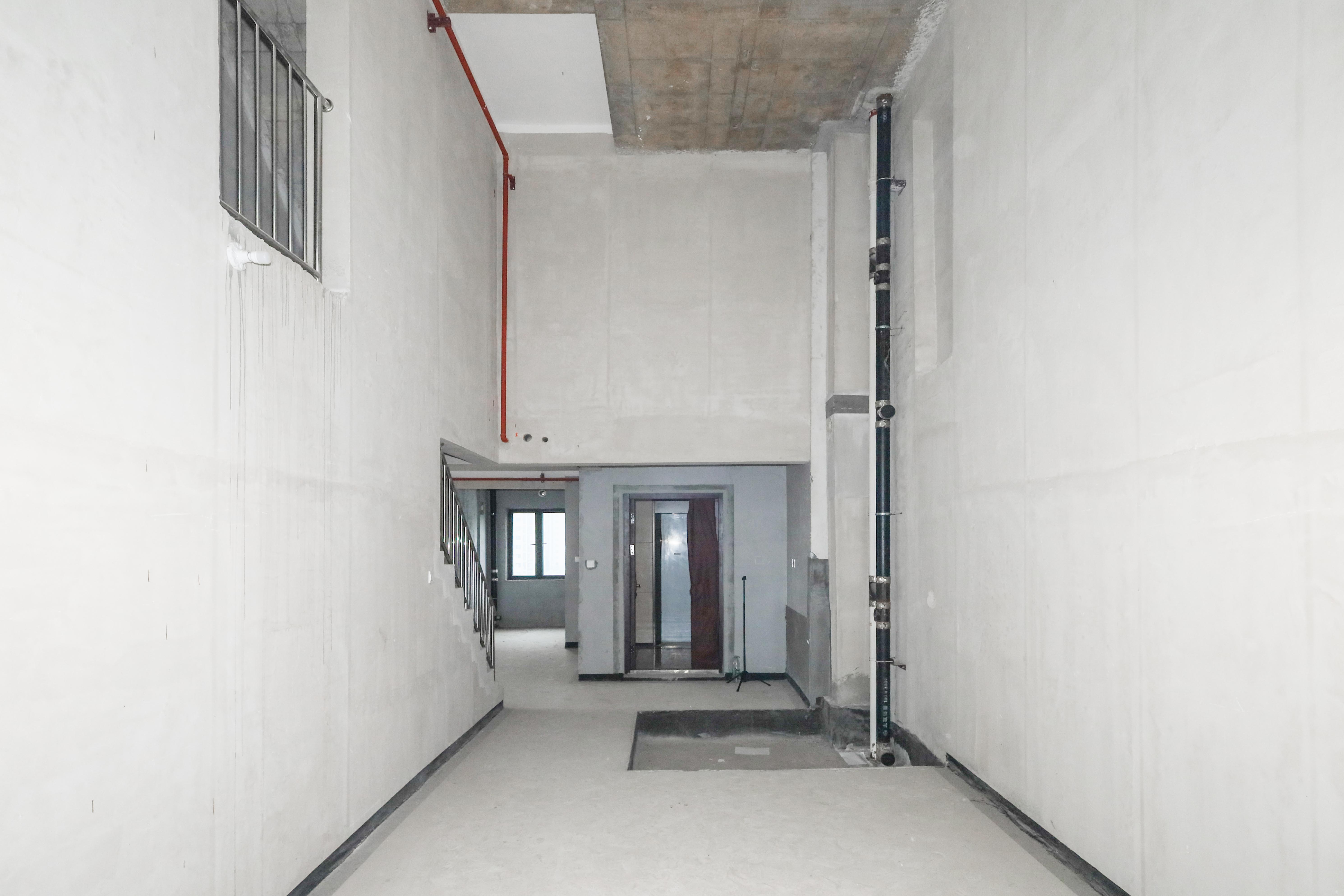 建发央著  4室2厅2卫   242.00万客厅