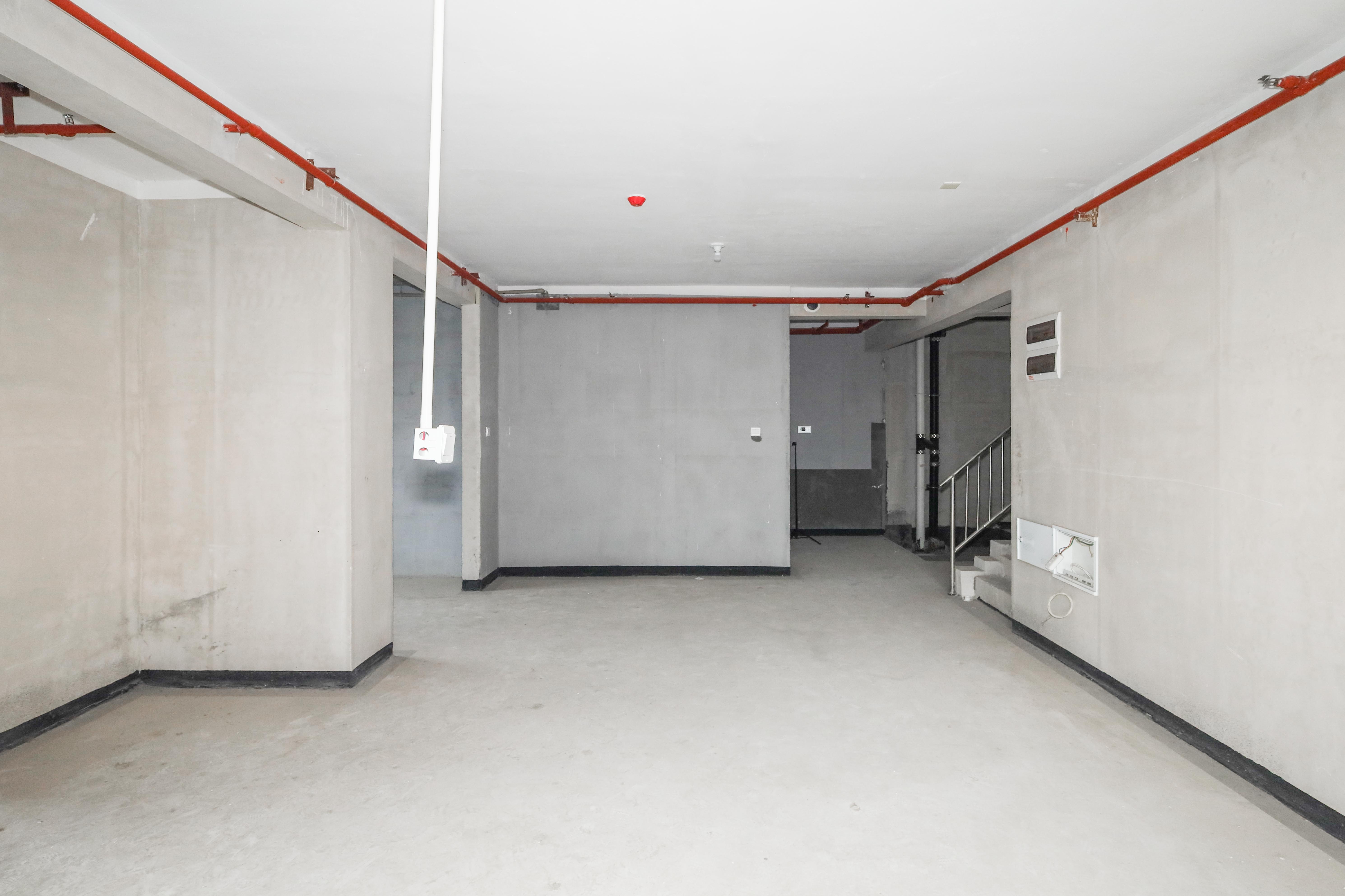 建发央著  4室2厅2卫   242.00万其他