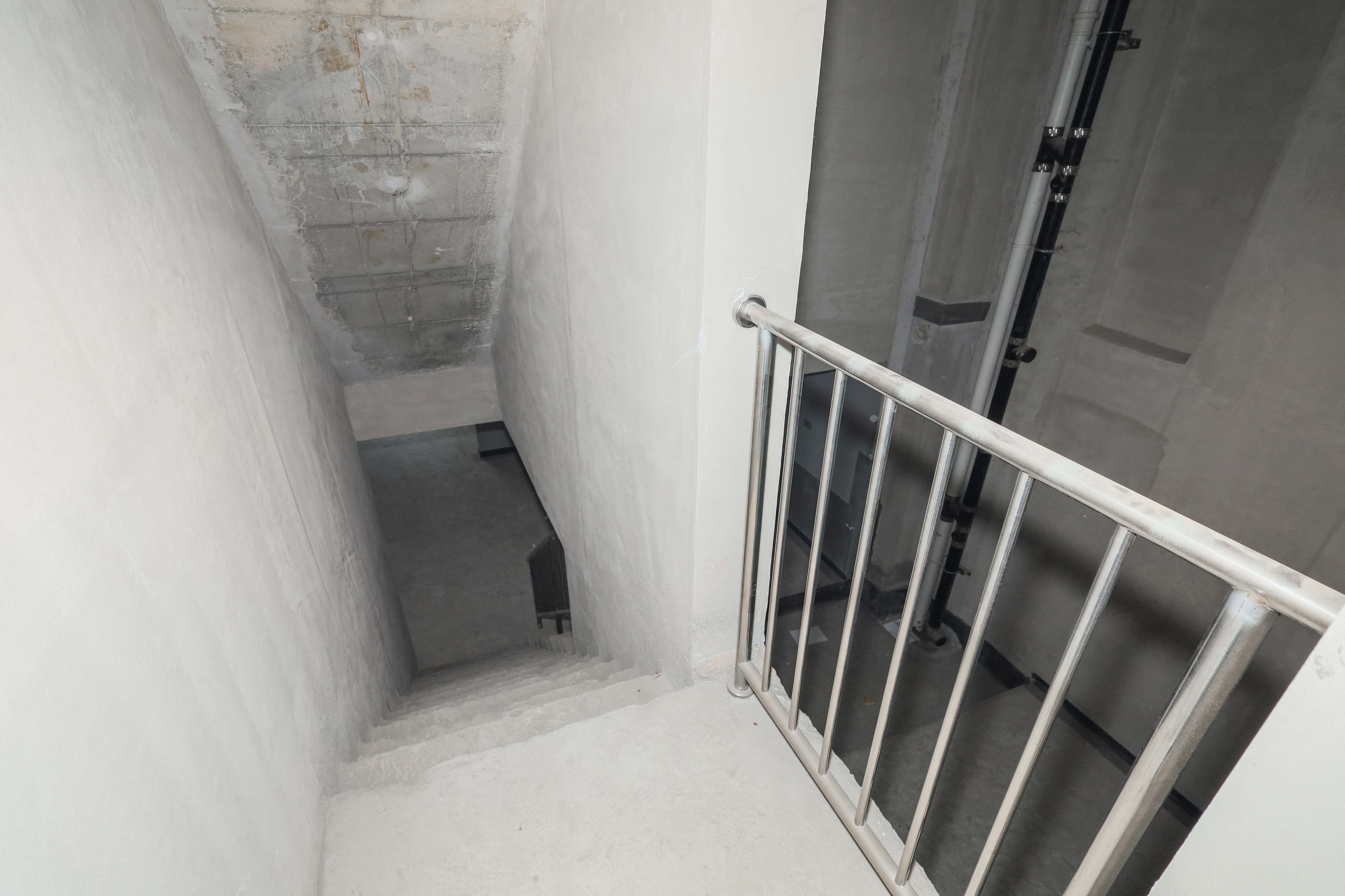 建发央著  4室2厅2卫   242.00万其他
