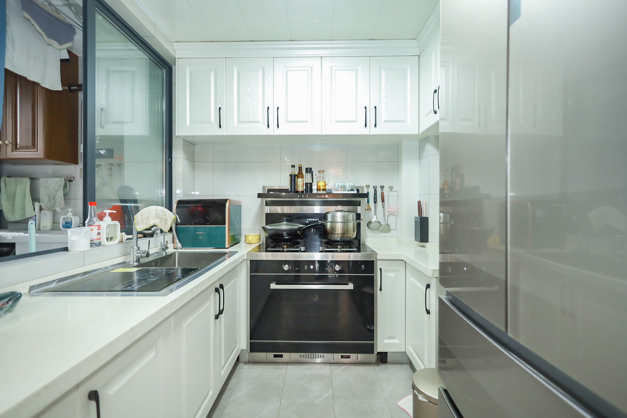 万象府台  3室2厅2卫    185.0万 万象府台  3室2厅2卫    185.0万厨房