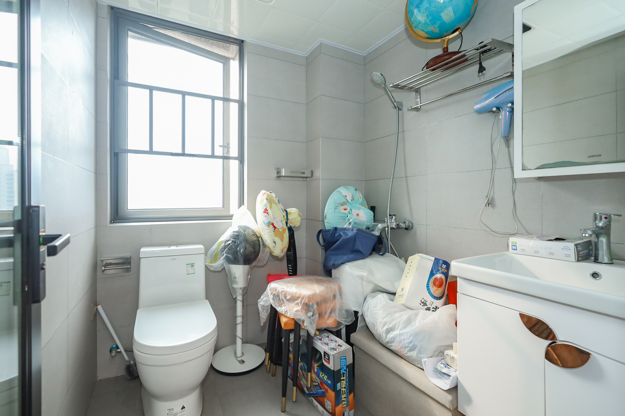 万象府台  3室2厅2卫    185.0万 万象府台  3室2厅2卫    185.0万卫生间