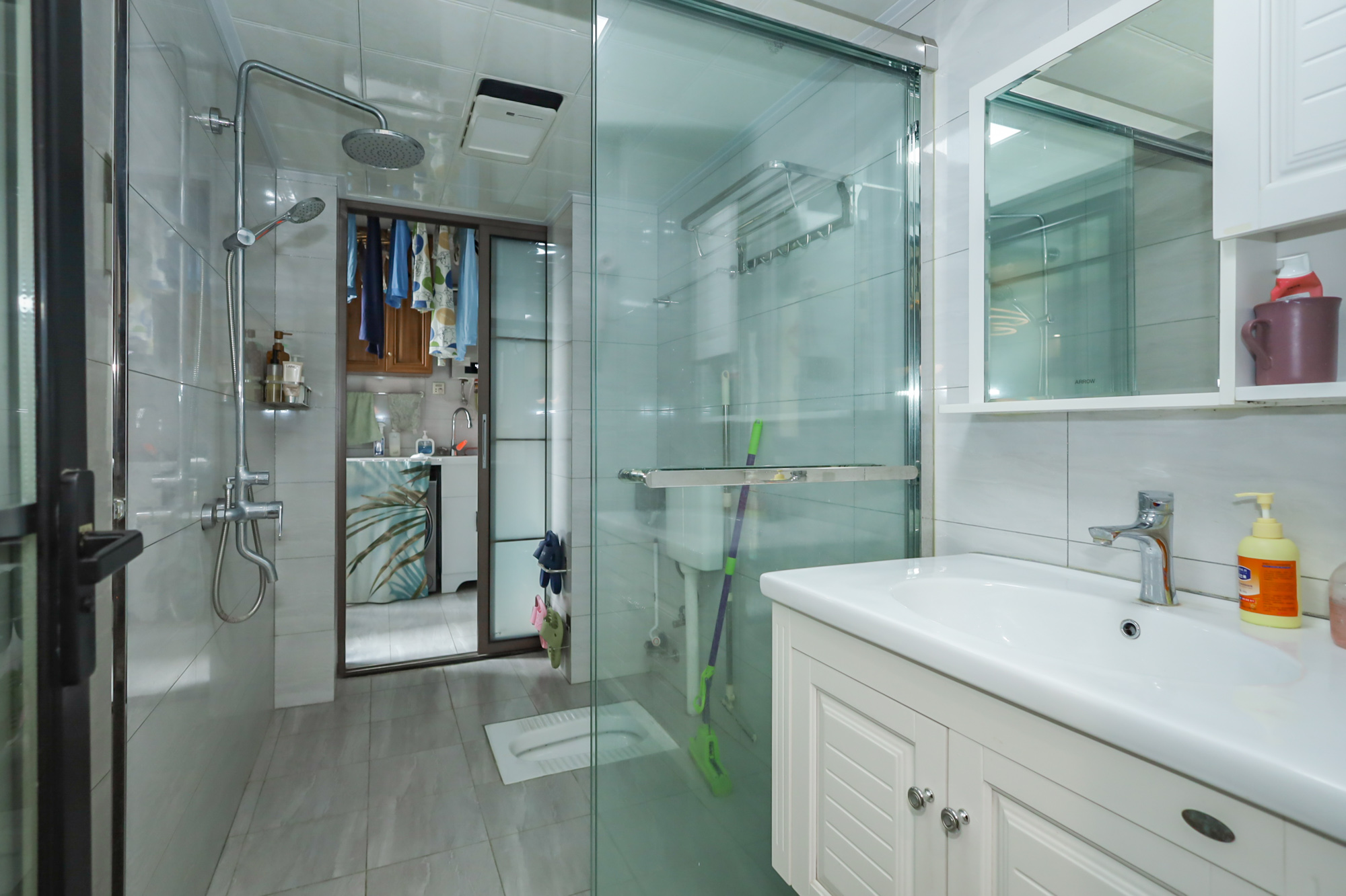 万象府台  3室2厅2卫    185.0万 万象府台  3室2厅2卫    185.0万卫生间