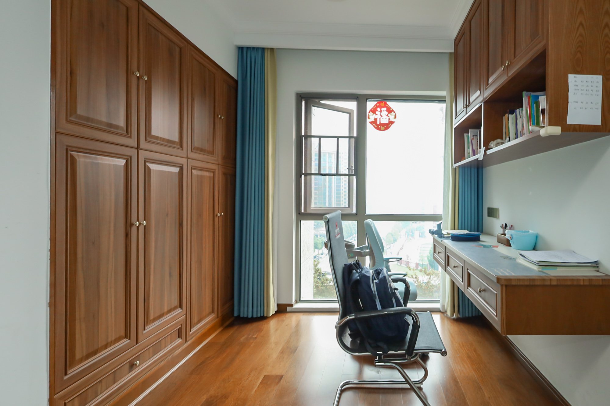 万象府台  3室2厅2卫    185.0万 万象府台  3室2厅2卫    185.0万卧室