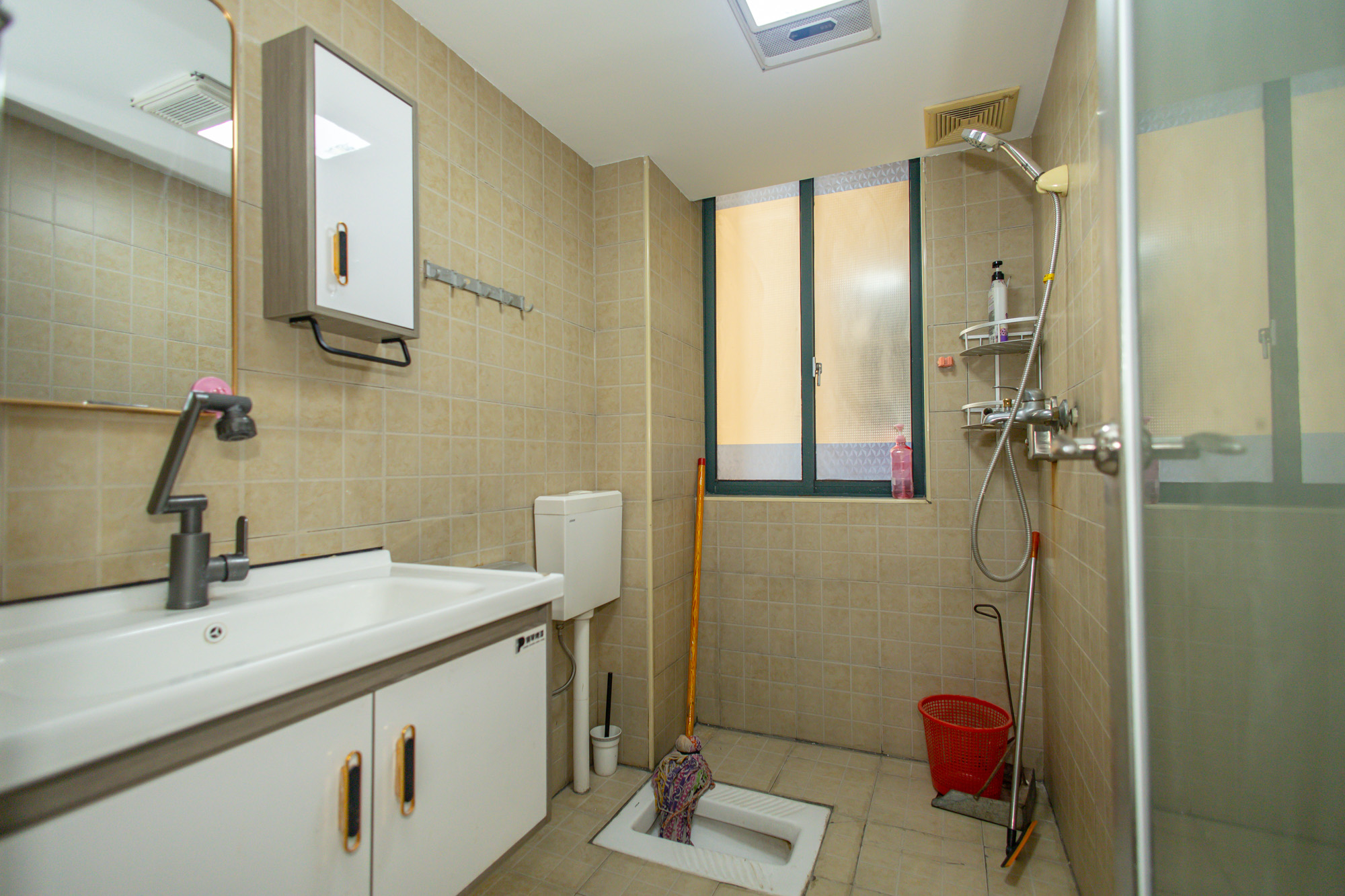 松雅湖畔 4室2厅1卫 79.8万 松雅湖畔 4室2厅1卫 79.8万卫生间