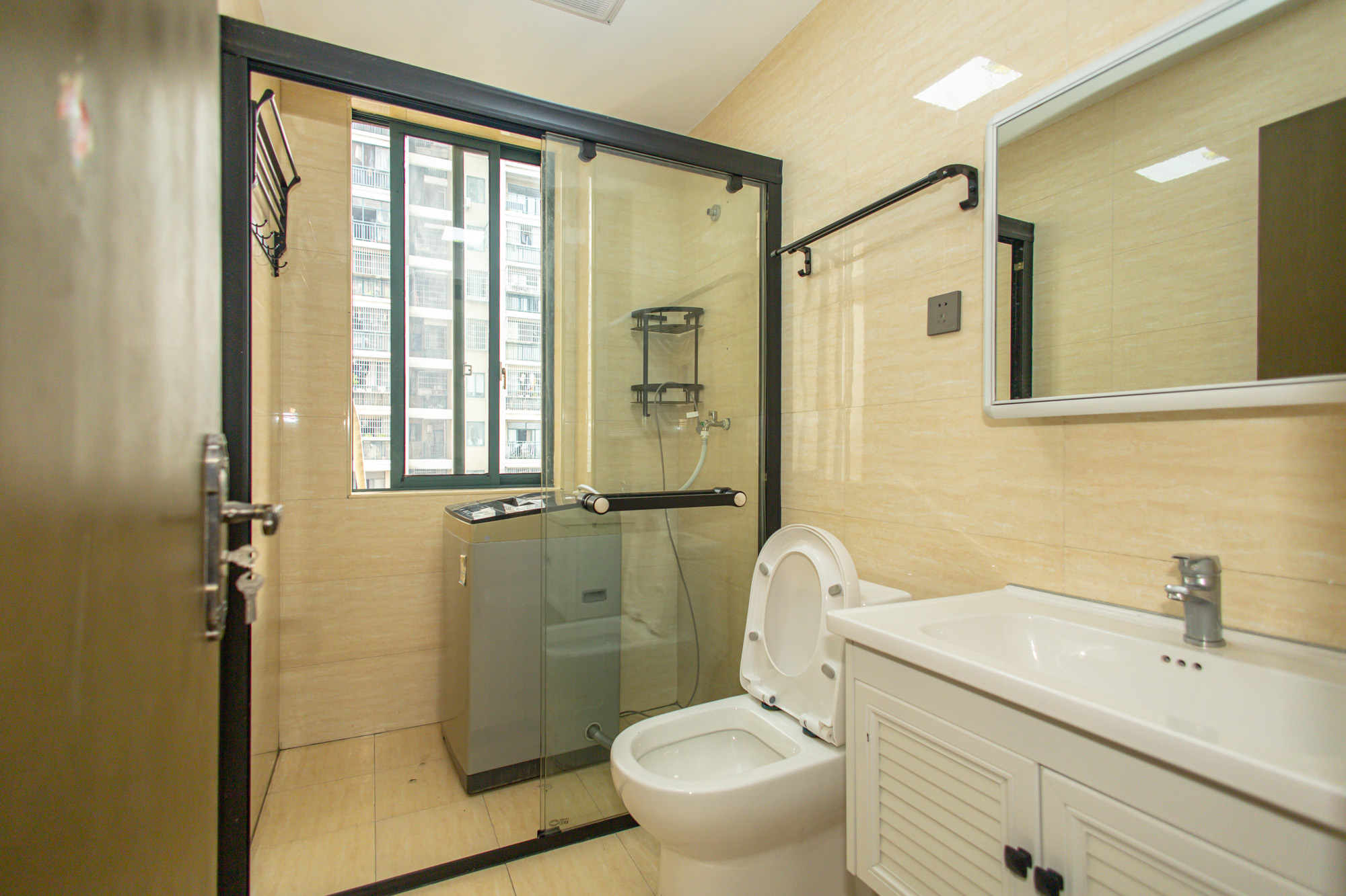 松雅湖畔 4室2厅1卫 79.8万 松雅湖畔 4室2厅1卫 79.8万卫生间