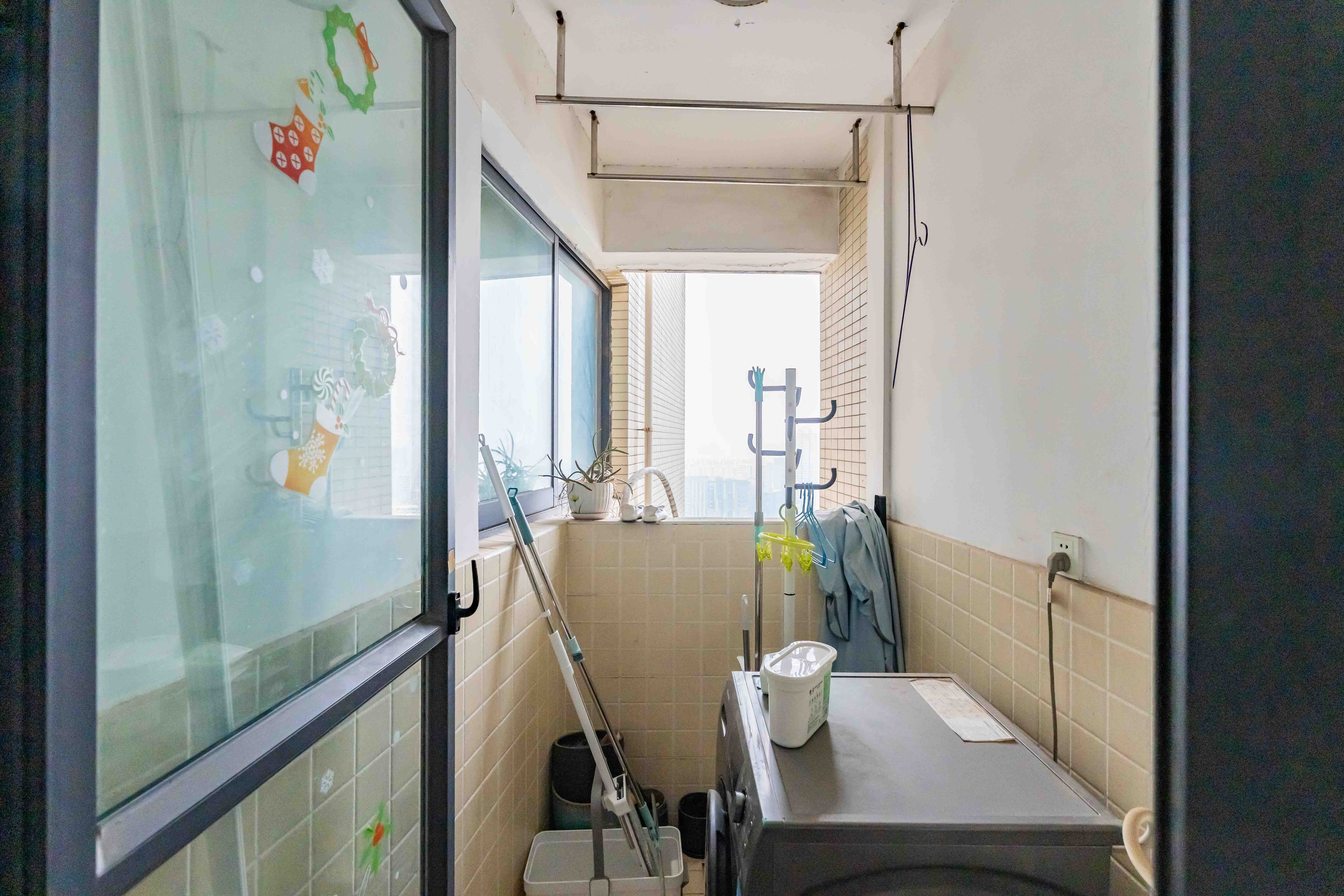 兰亭峰景  2室2厅1卫   89.90万阳台
