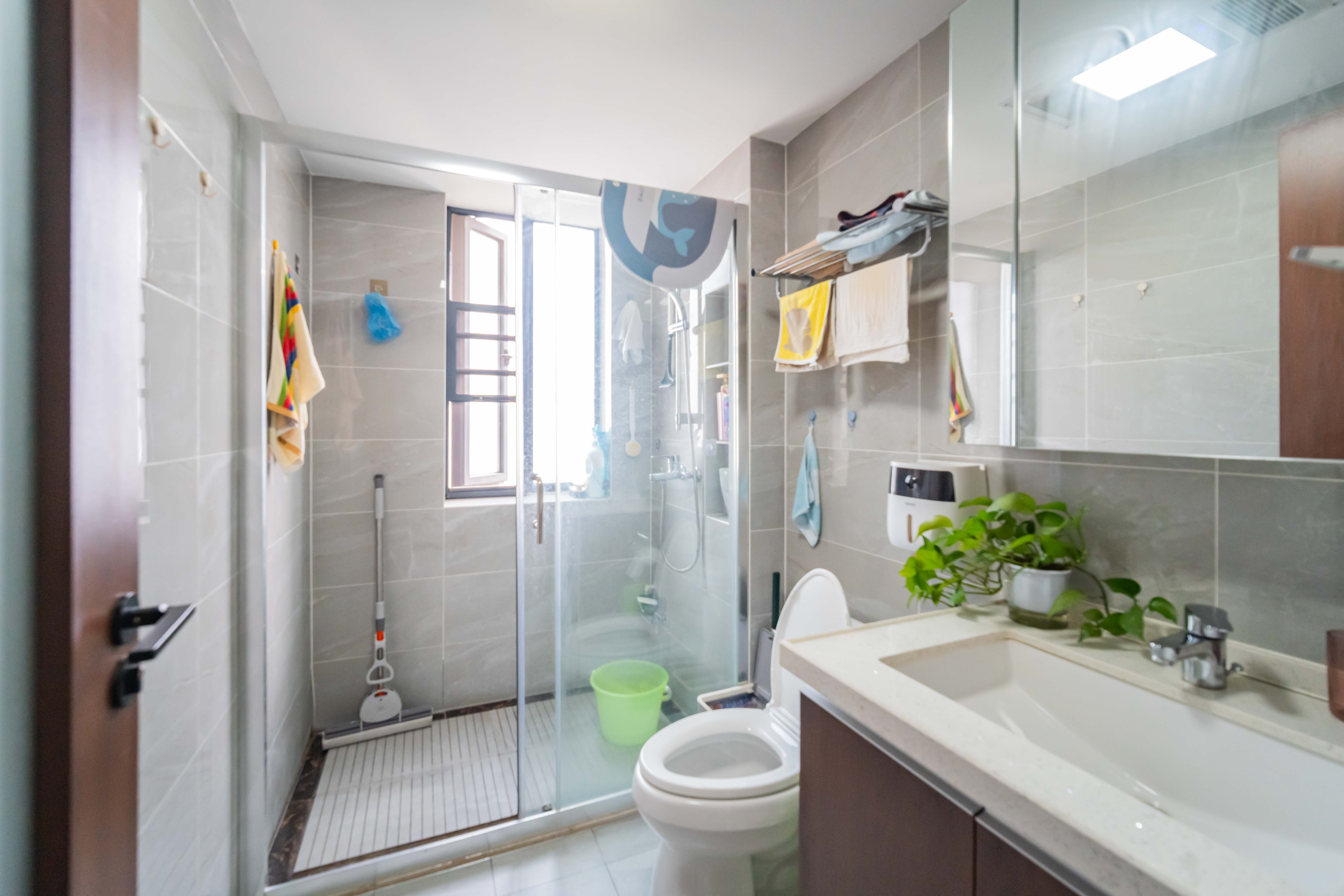 绿地长沙城际空间站(绿地新里佳苑) 4室2厅2卫 148.0万 绿地长沙城际空间站(绿地新里佳苑) 4室2厅2卫 148.0万卫生间