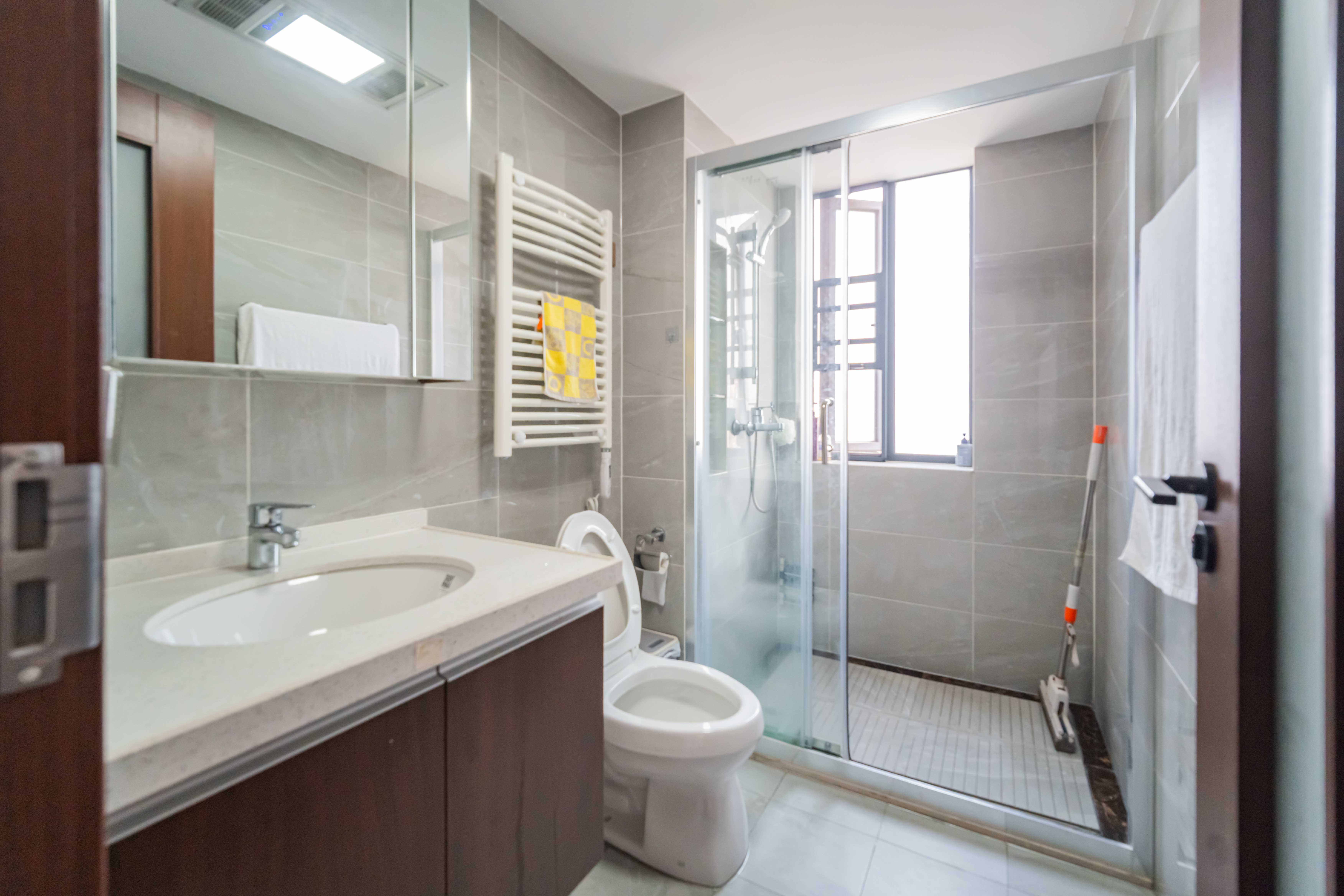 绿地长沙城际空间站(绿地新里佳苑) 4室2厅2卫 148.0万 绿地长沙城际空间站(绿地新里佳苑) 4室2厅2卫 148.0万卫生间