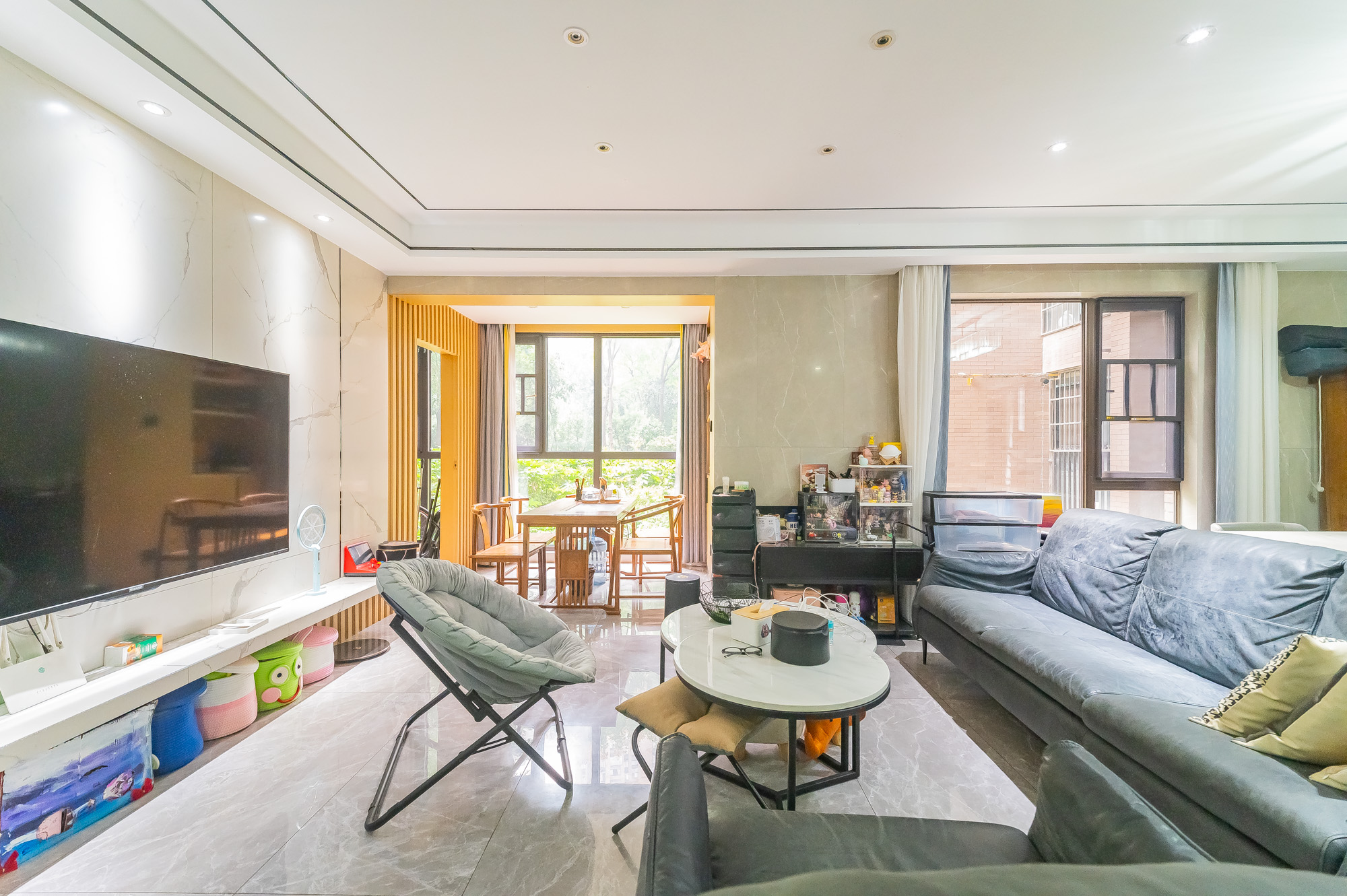 华润凤凰城三期 4室2厅1卫 124.0万 华润凤凰城三期 4室2厅1卫 124.0万客厅