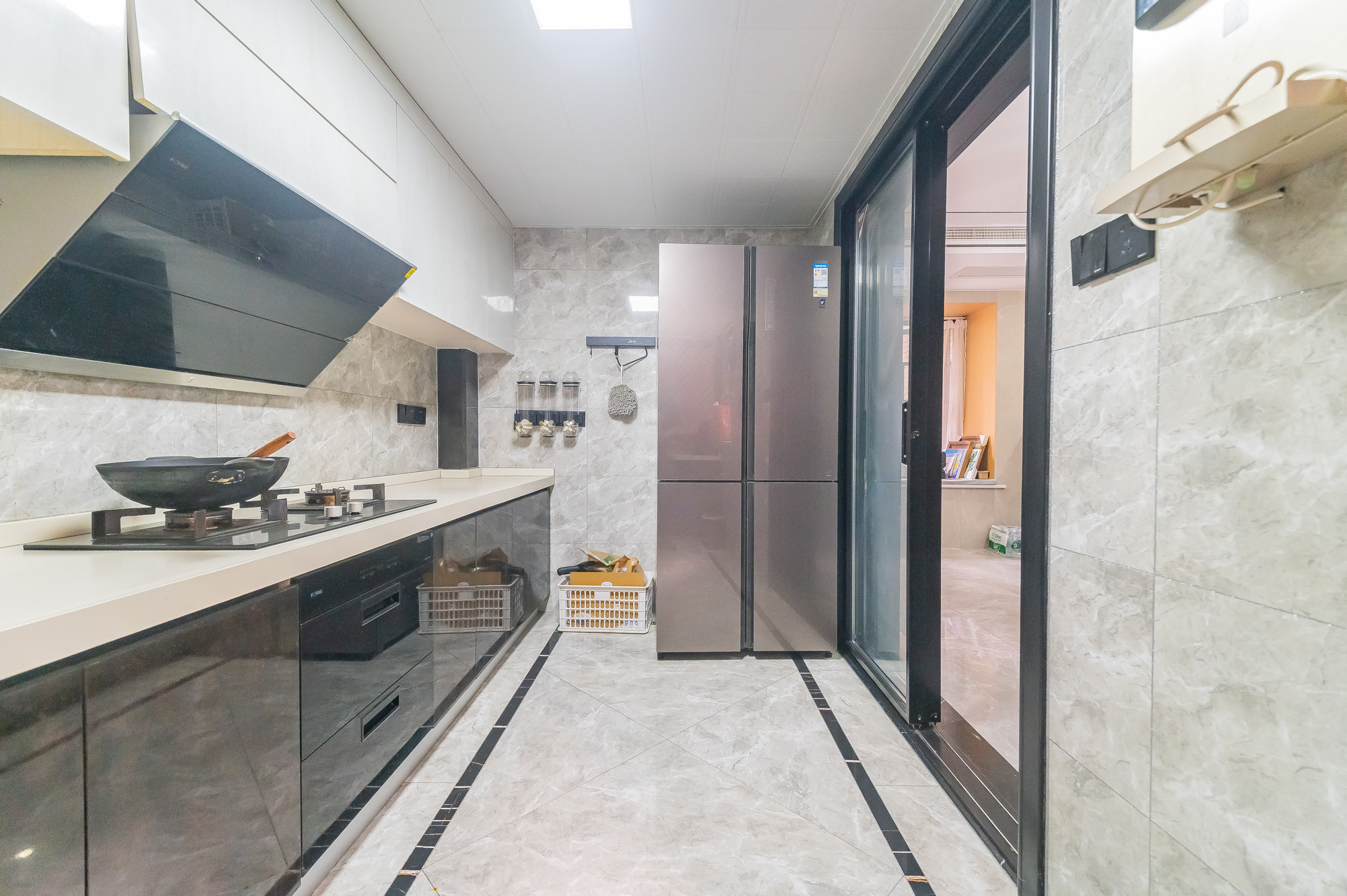 华润凤凰城三期 4室2厅1卫 124.0万 华润凤凰城三期 4室2厅1卫 124.0万厨房