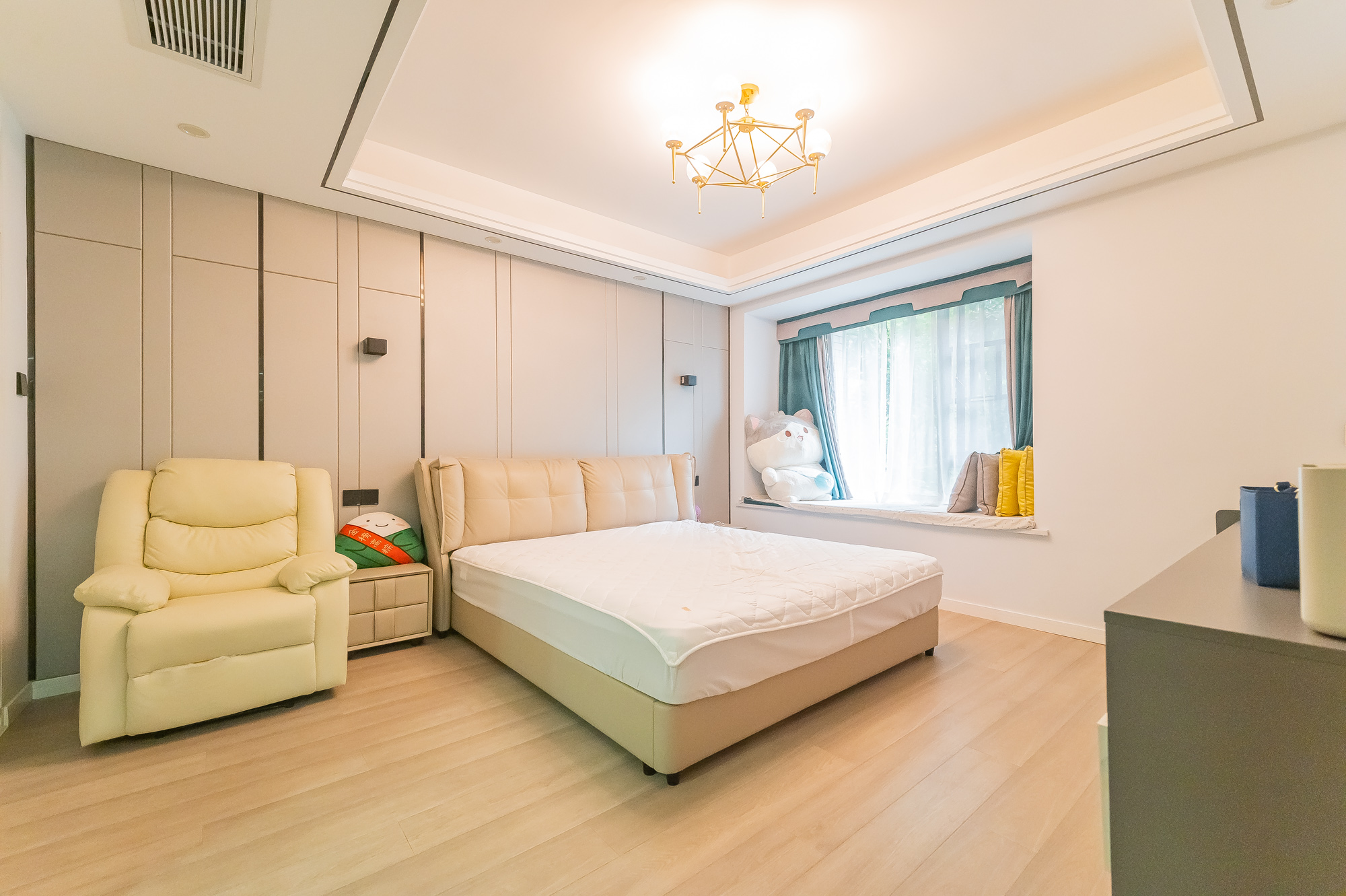 华润凤凰城三期 4室2厅1卫 124.0万 华润凤凰城三期 4室2厅1卫 124.0万卧室